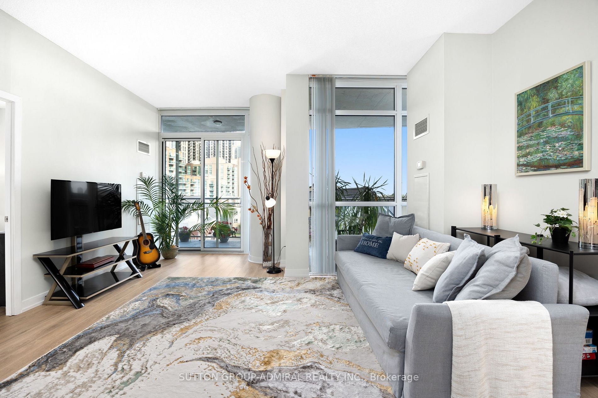 5101 Dundas St W, #407