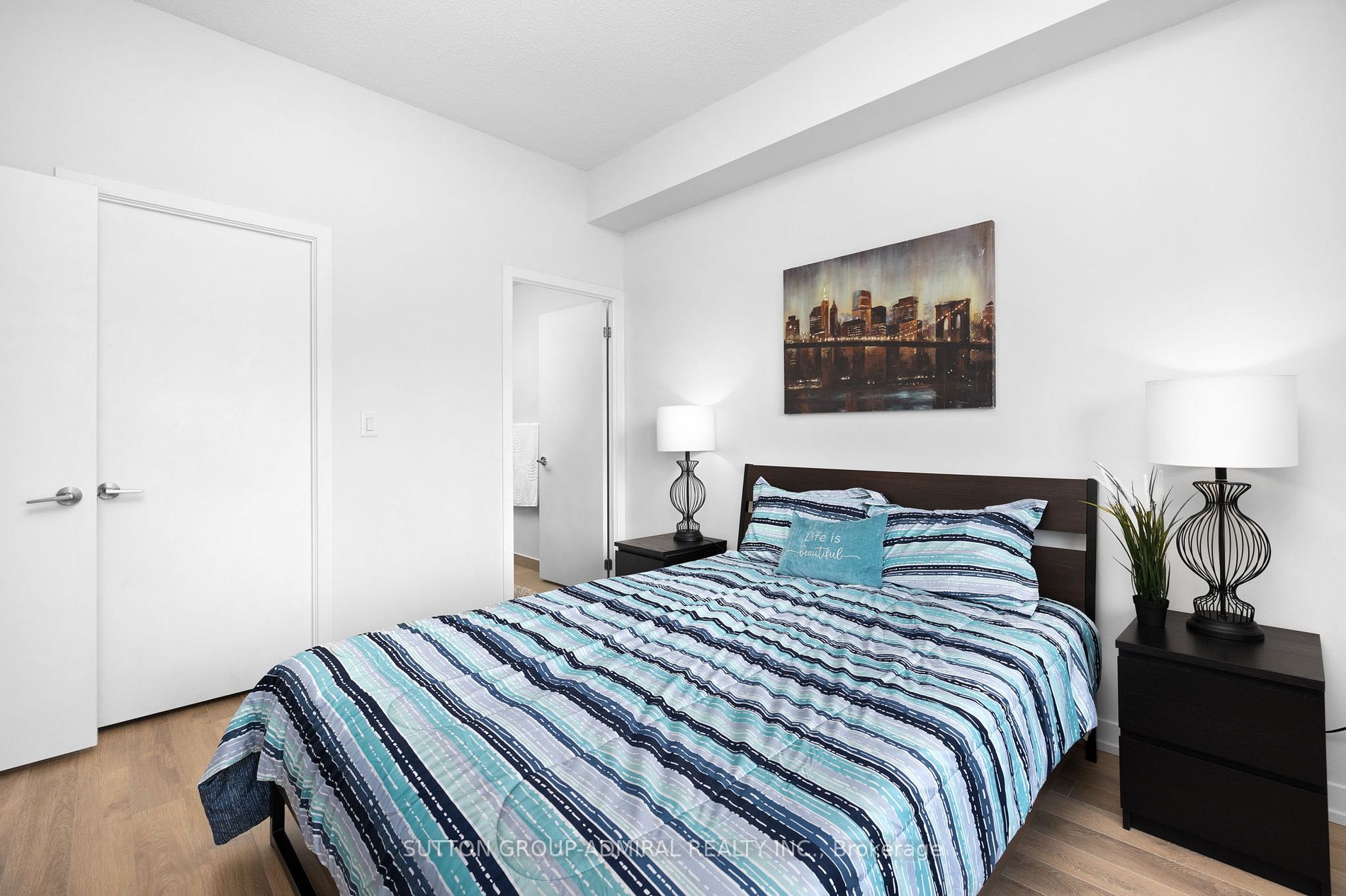 5101 Dundas St W, #407