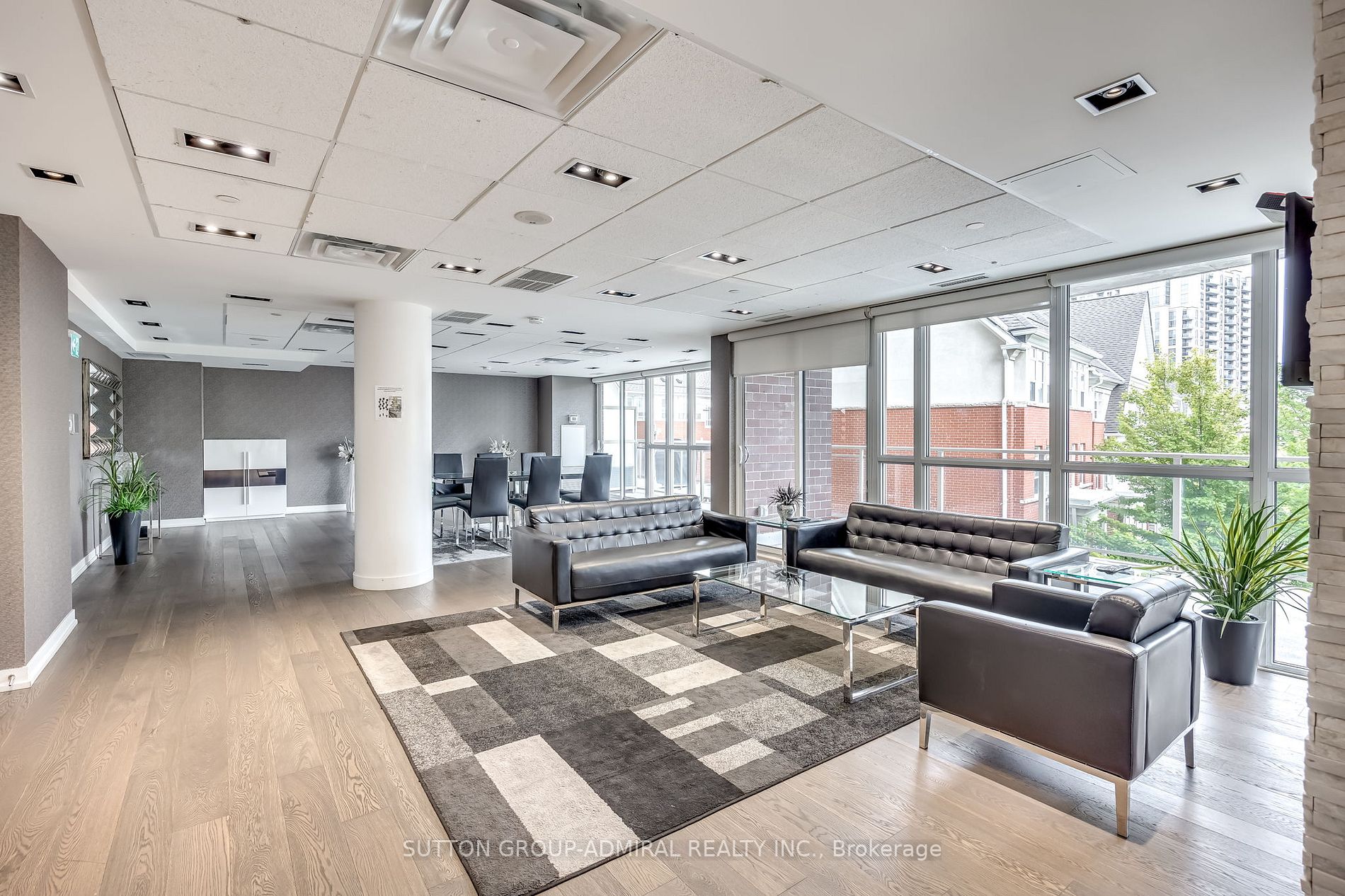 5101 Dundas St W, #407