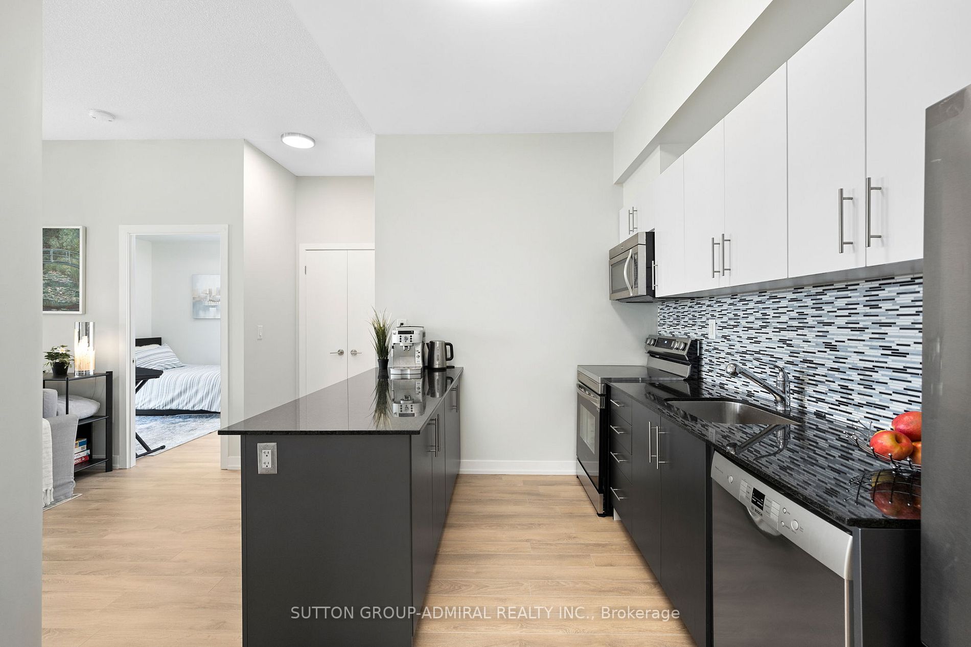5101 Dundas St W, #407