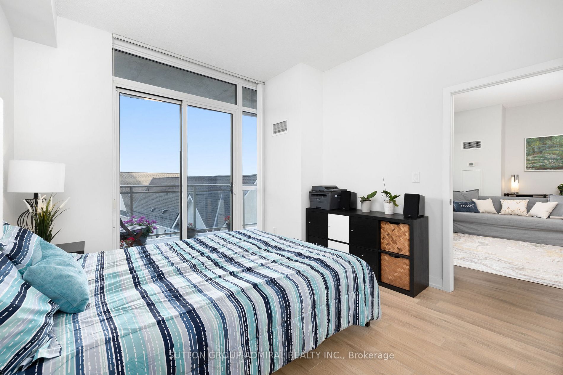 5101 Dundas St W, #407