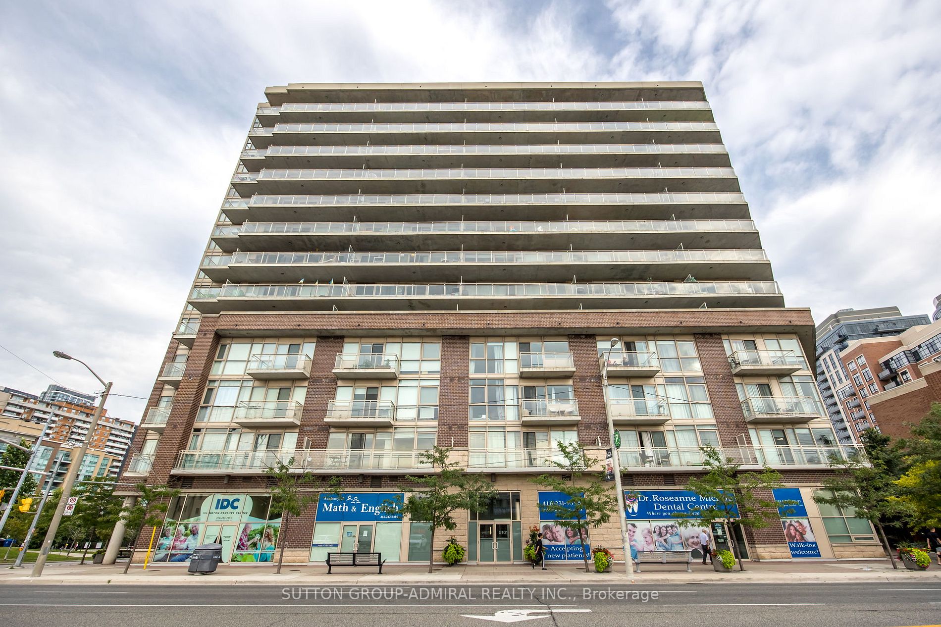 5101 Dundas St W, #407