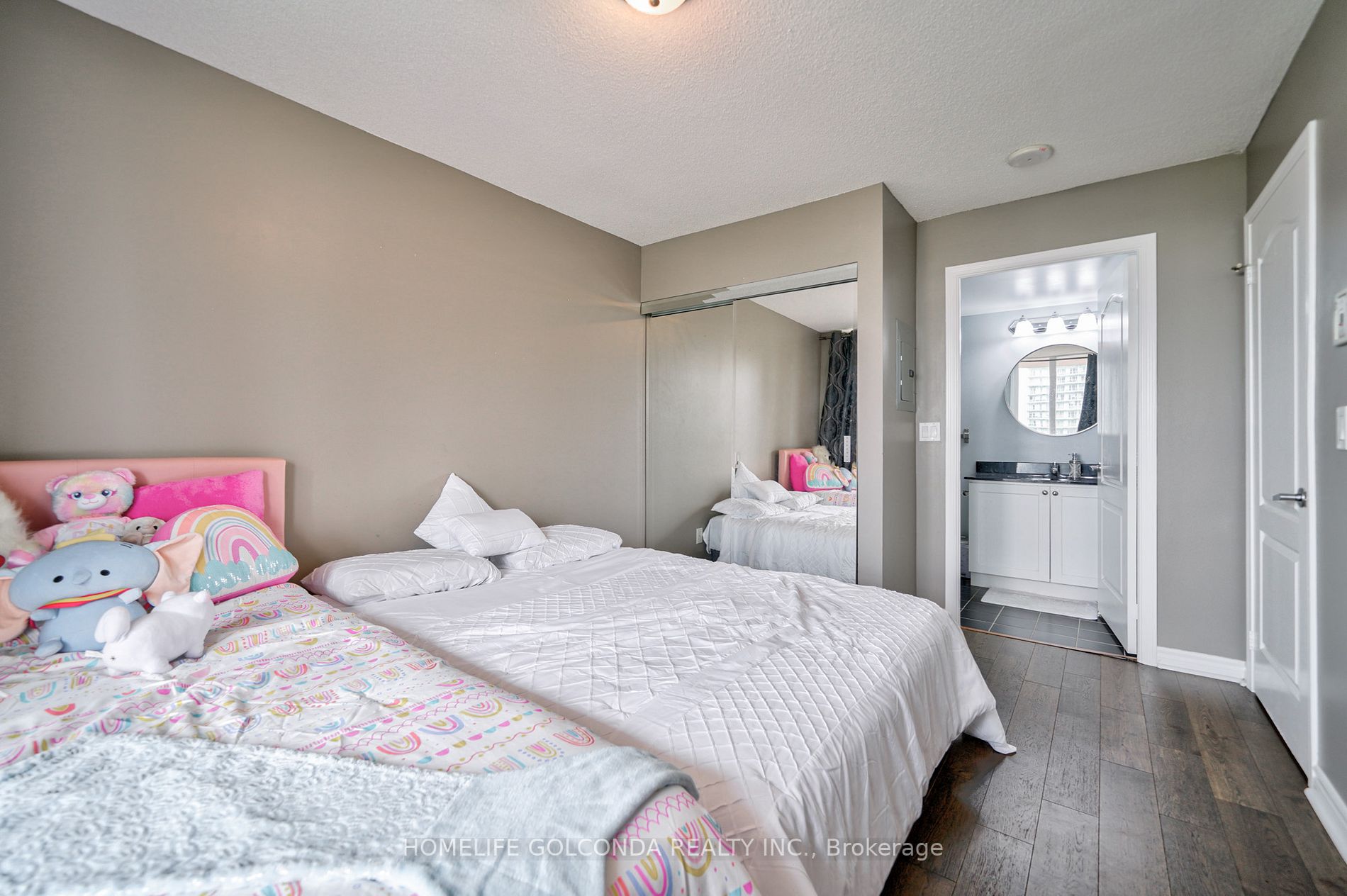 4090 Living Arts Dr, #708