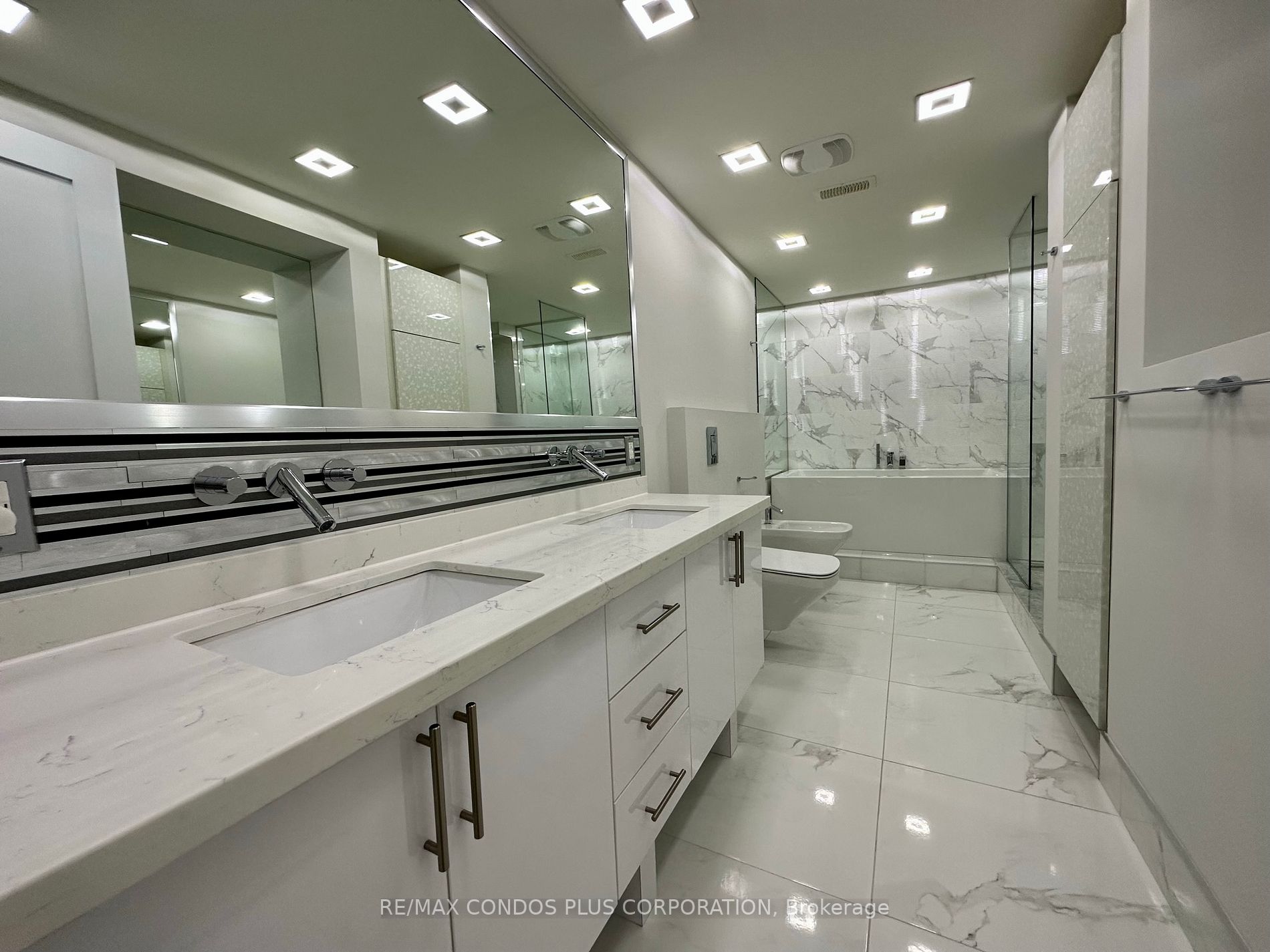 2045 Lake Shore Blvd W, #2904