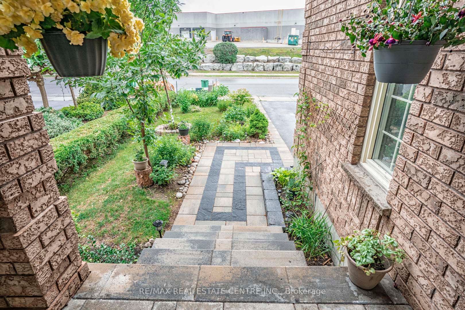 67 Quarry Edge Drive
