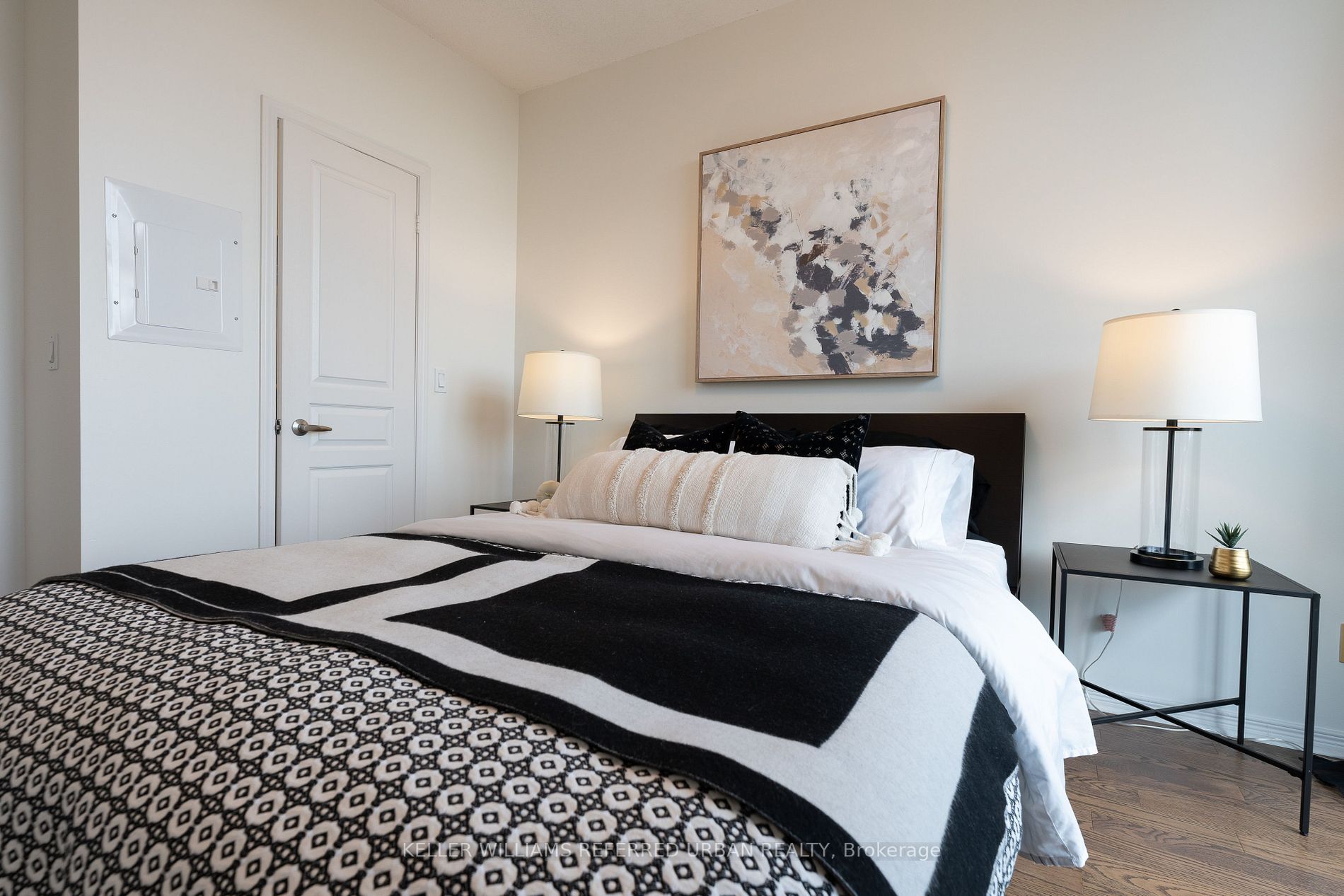 2240 Lake Shore Blvd W, #315