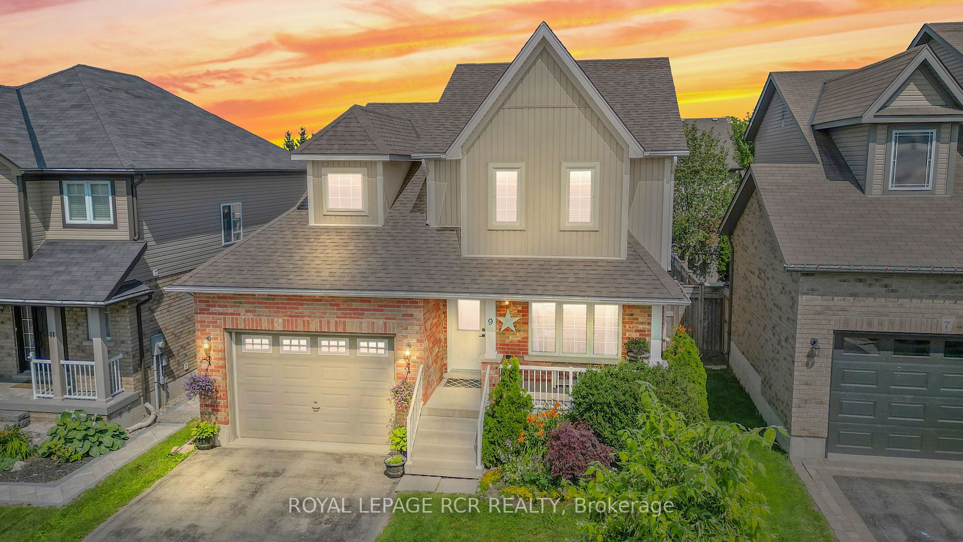 9 Aiken Crescent