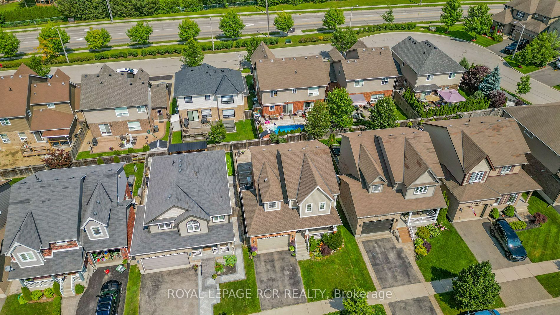 9 Aiken Crescent