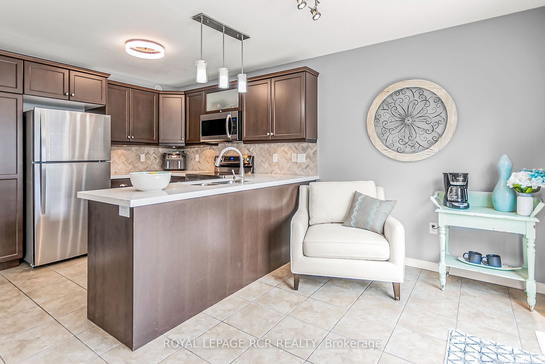 9 Aiken Crescent