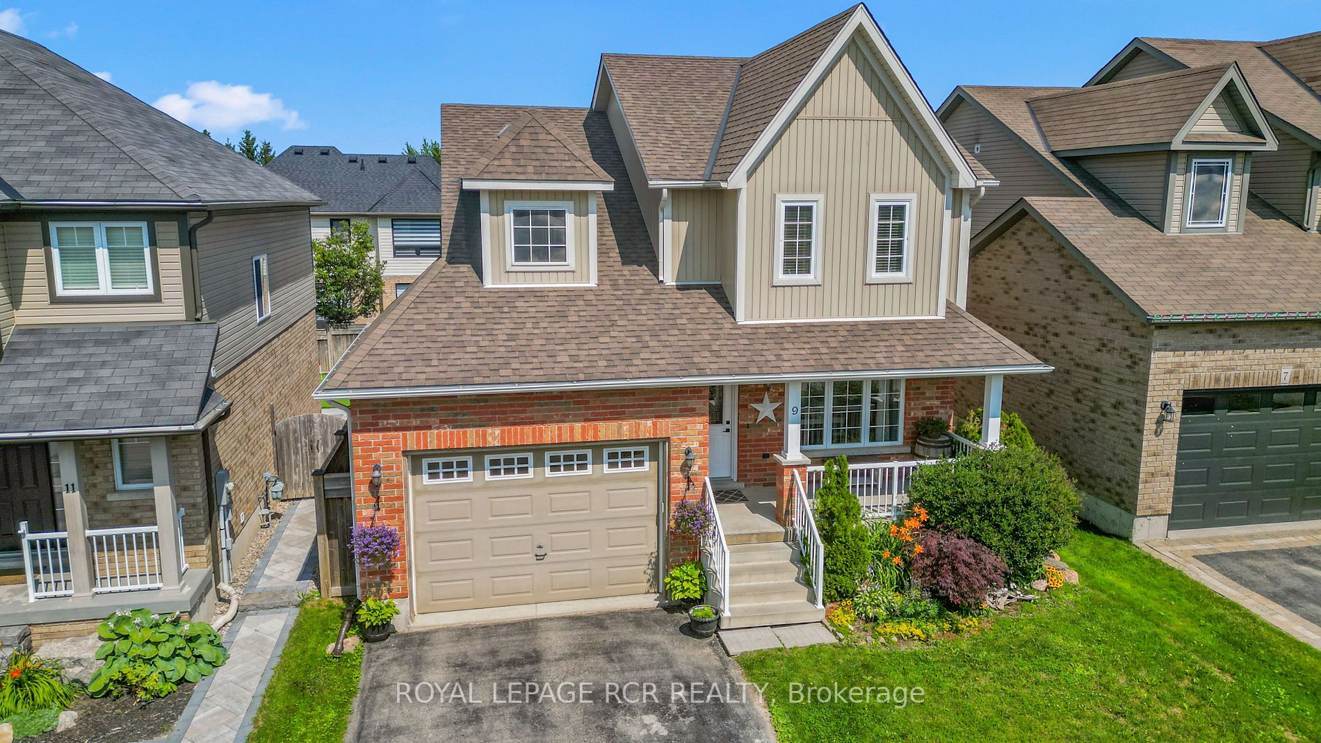 9 Aiken Crescent