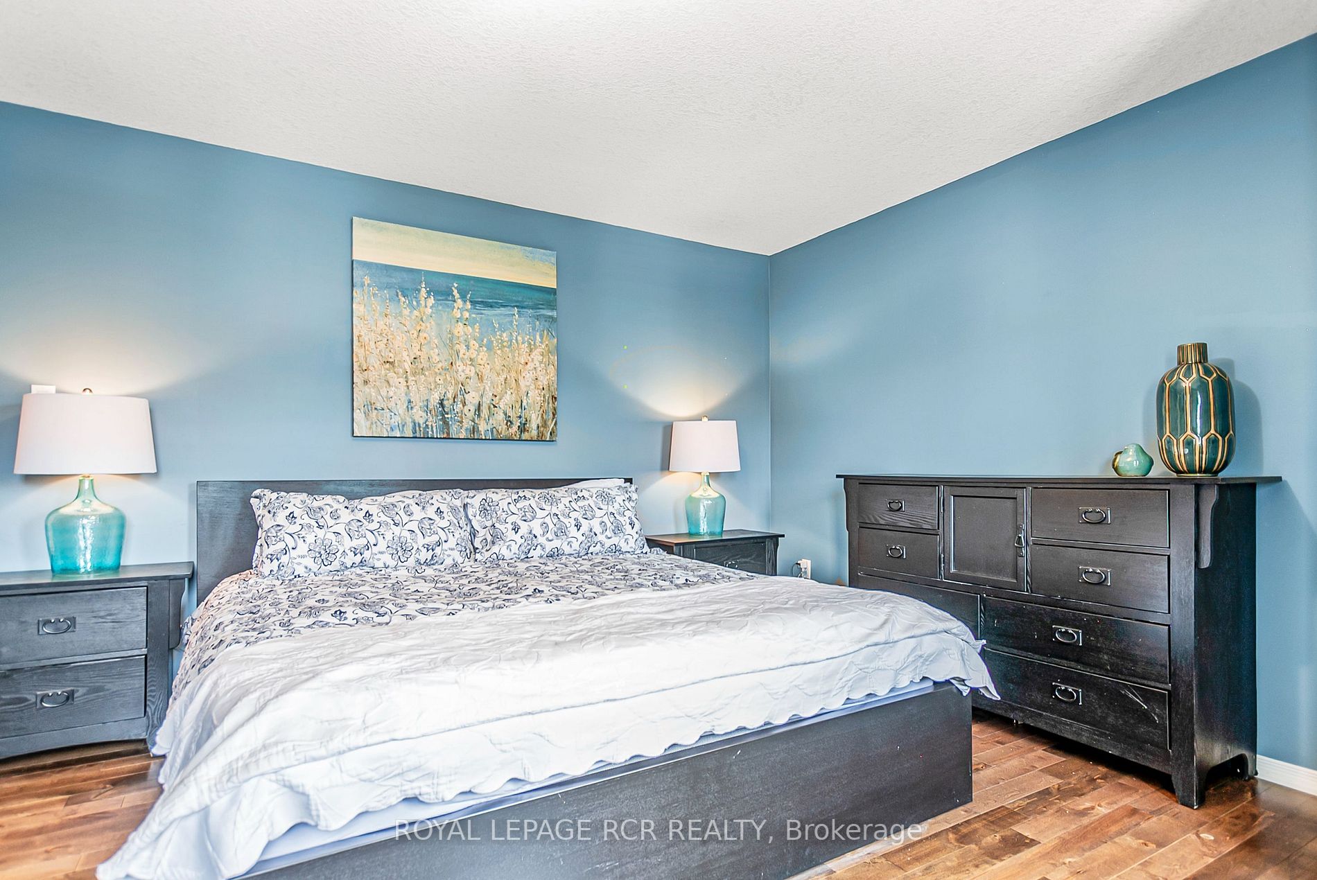 9 Aiken Crescent