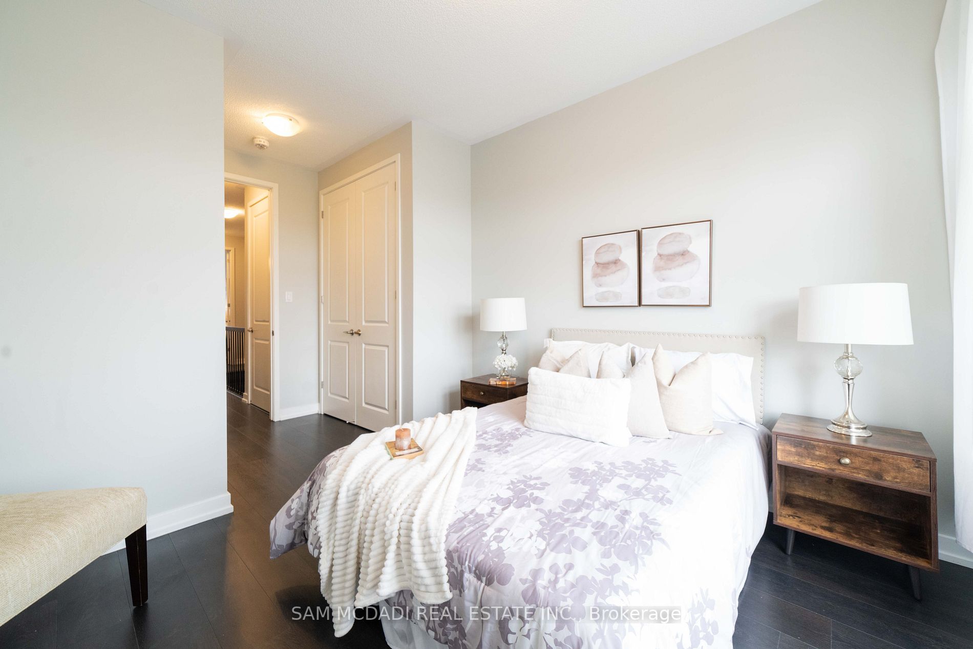 220 Squire Crescent