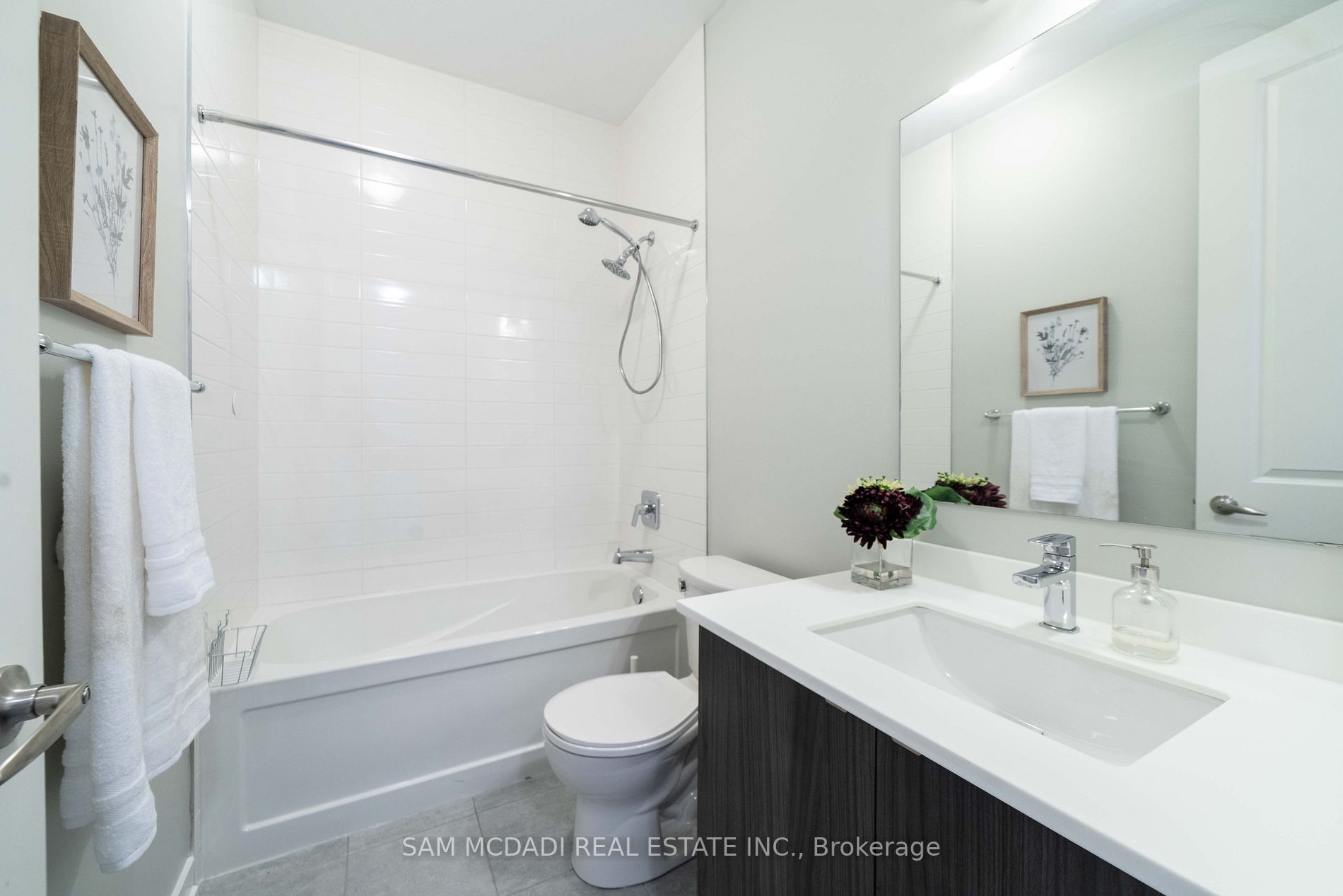 220 Squire Crescent
