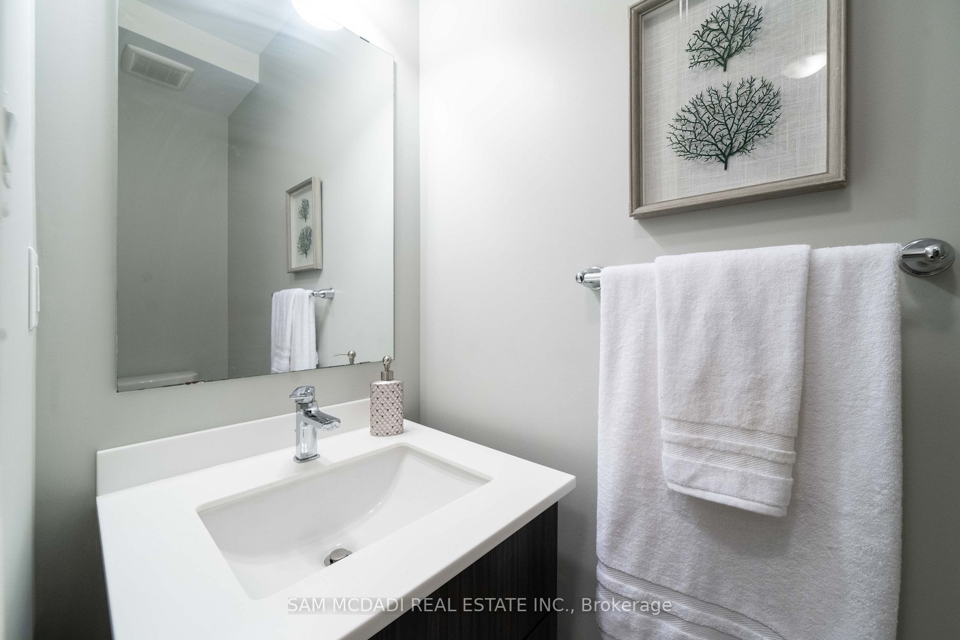 220 Squire Crescent
