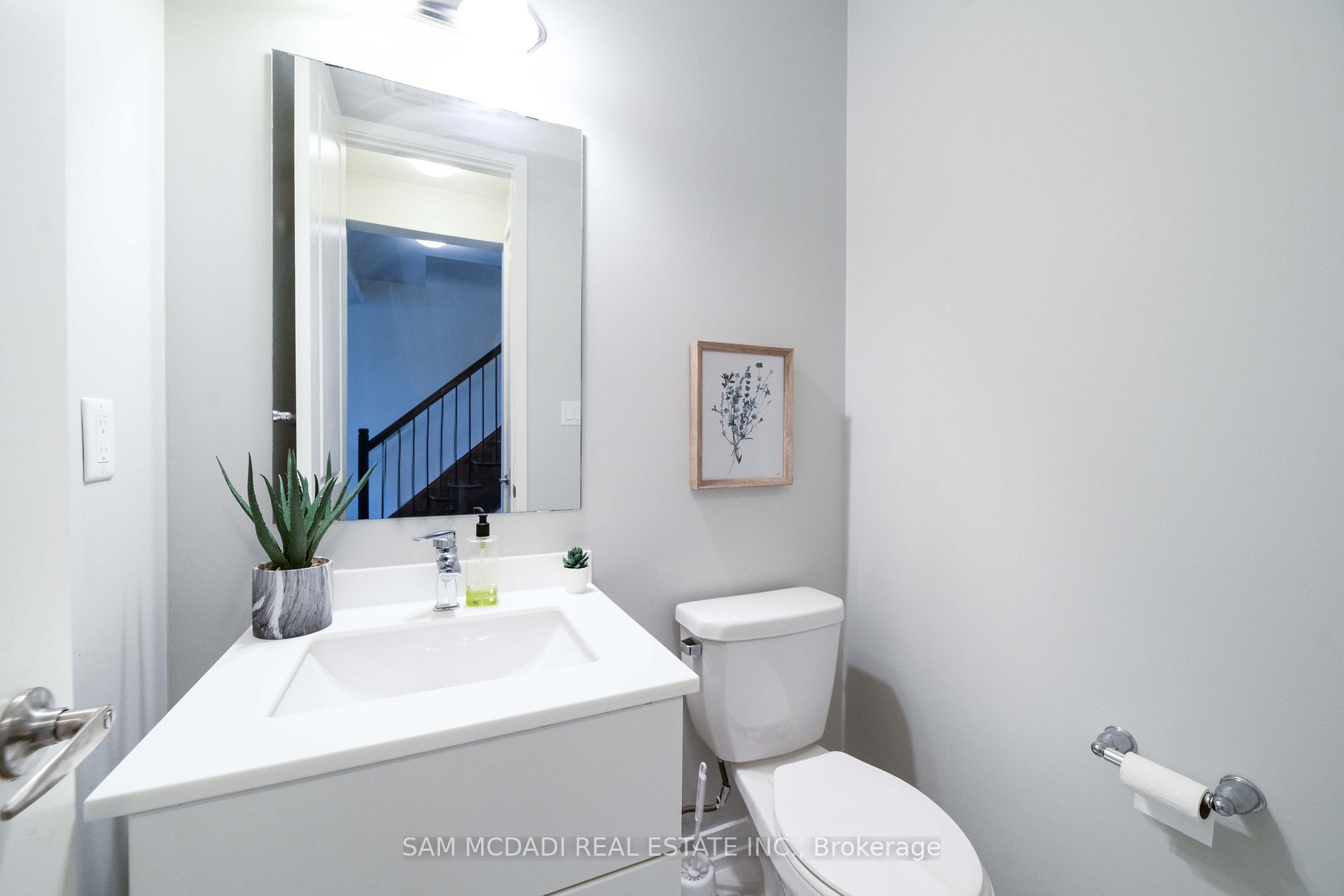 220 Squire Crescent