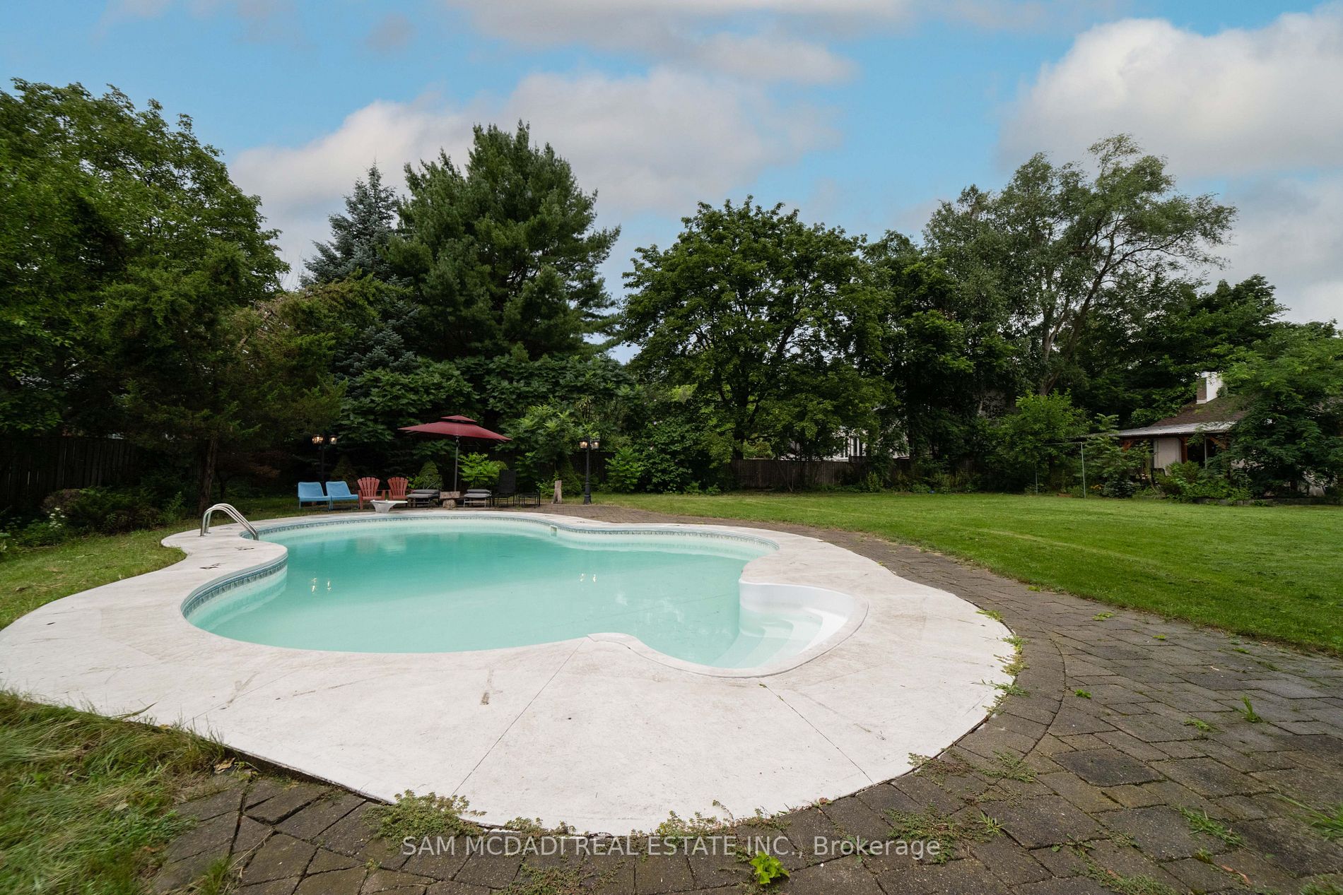1142 Garden Rd