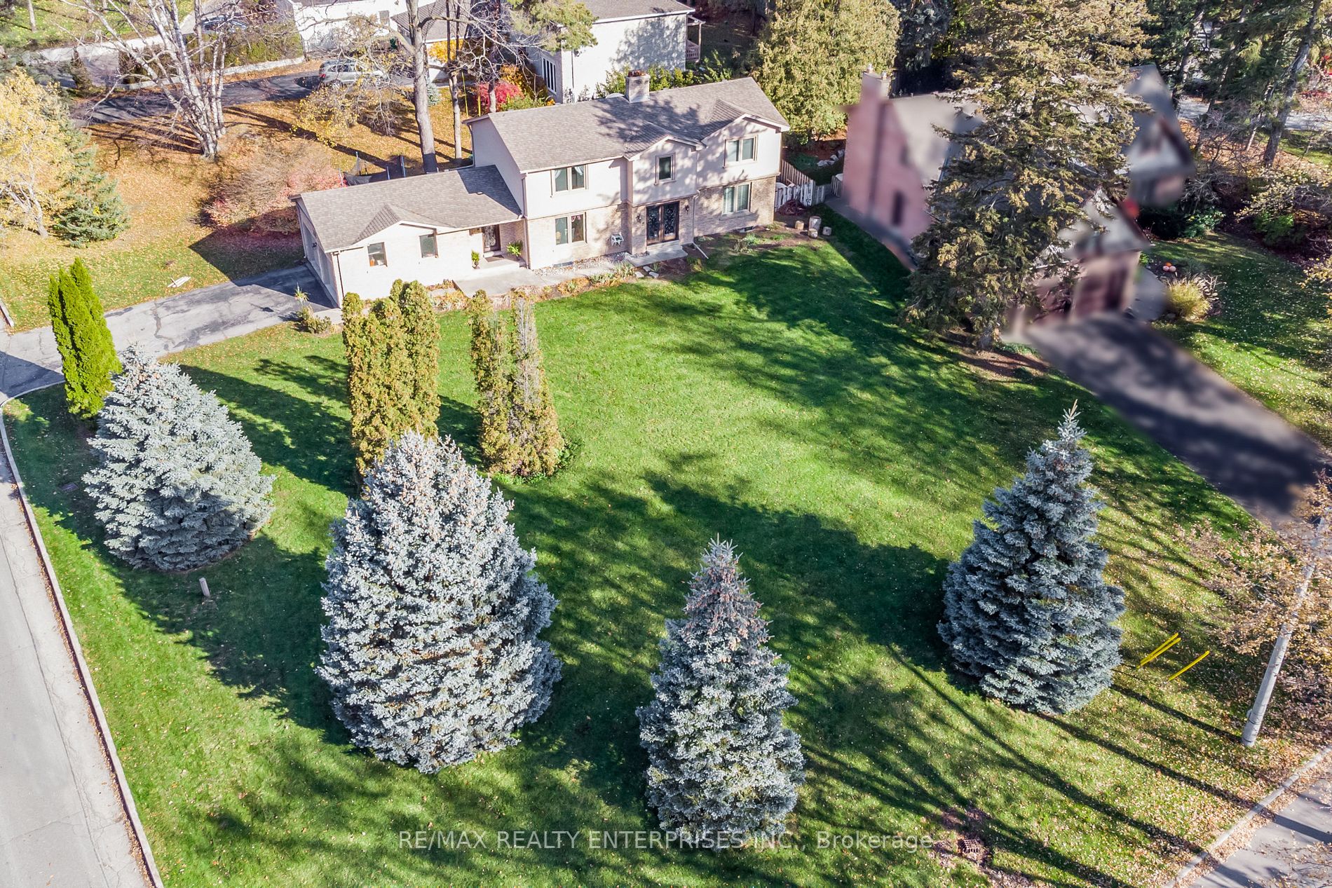 1587 Stavebank Road