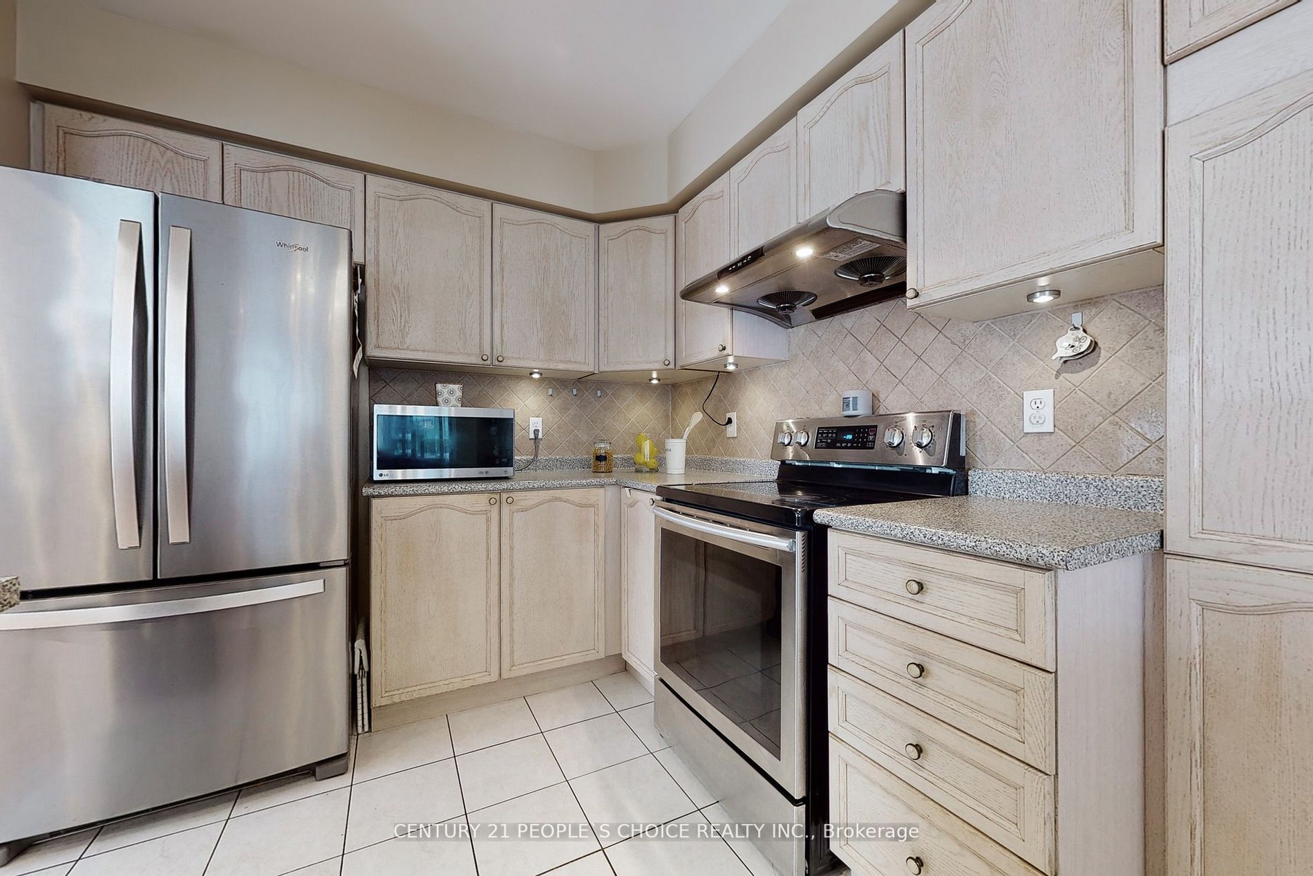 880 Delgado Dr