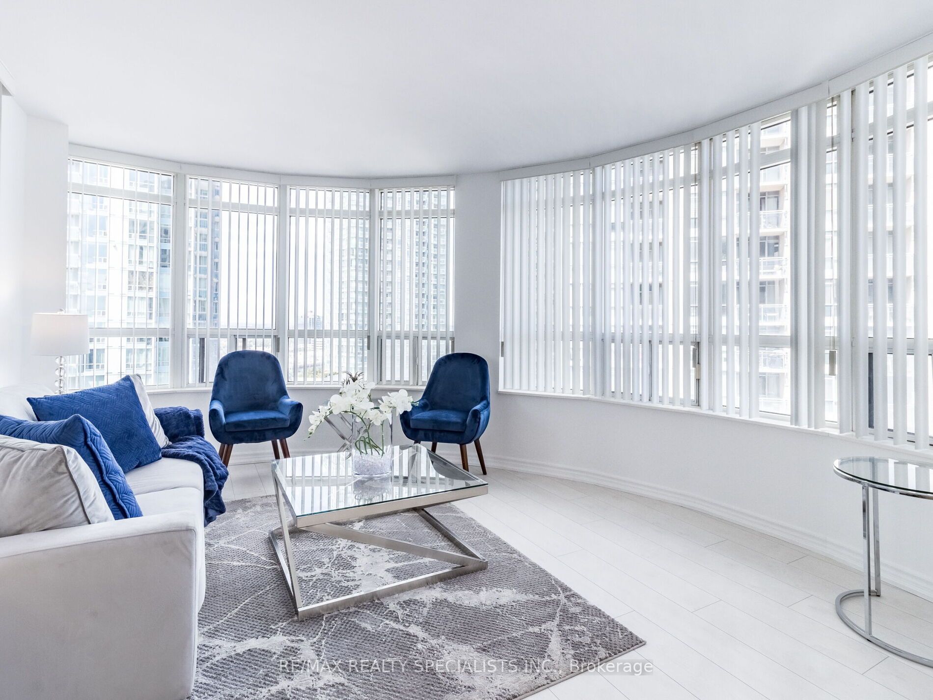 3880 Duke Of York Blvd, #1906
