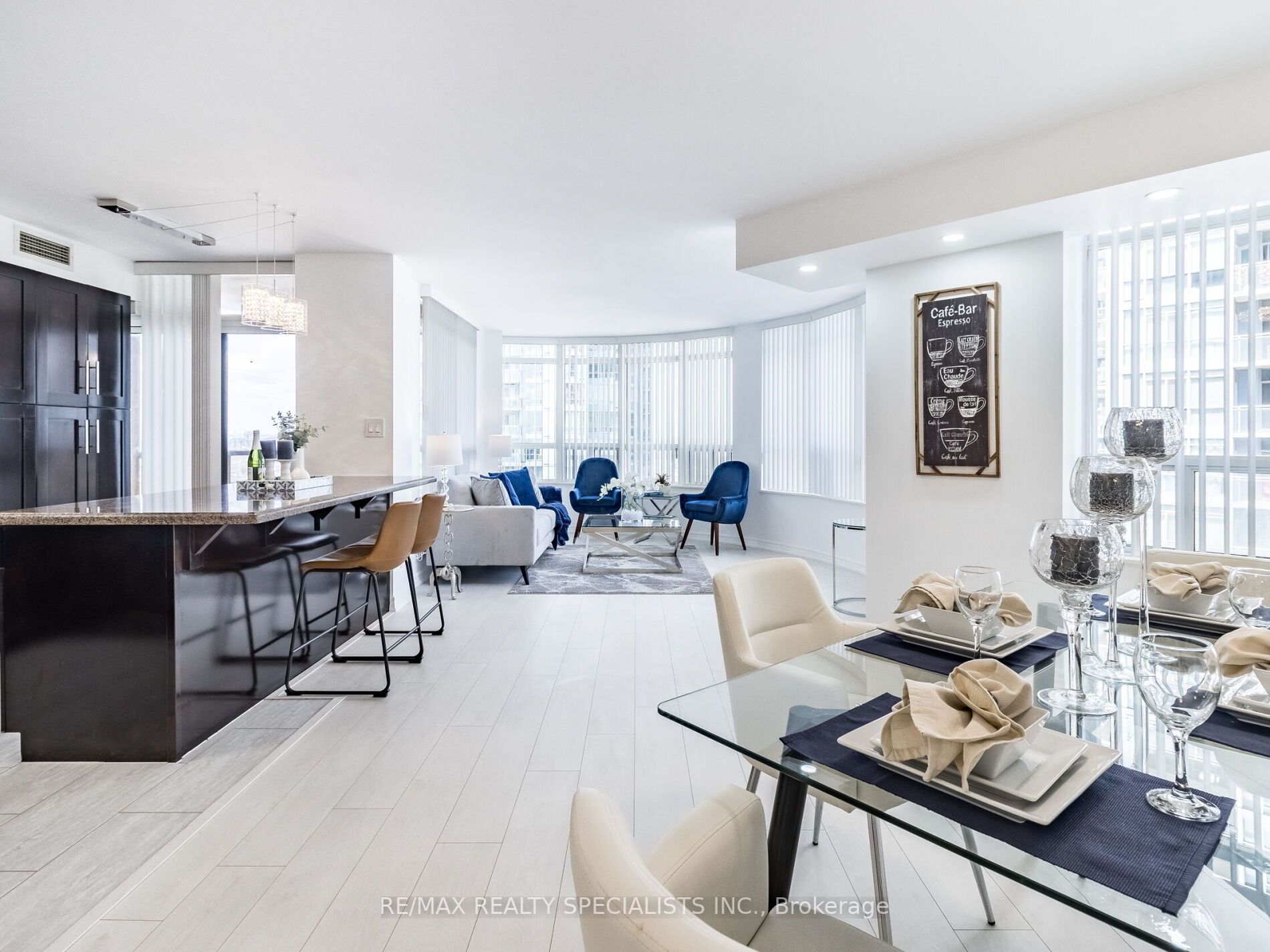 3880 Duke Of York Blvd, #1906