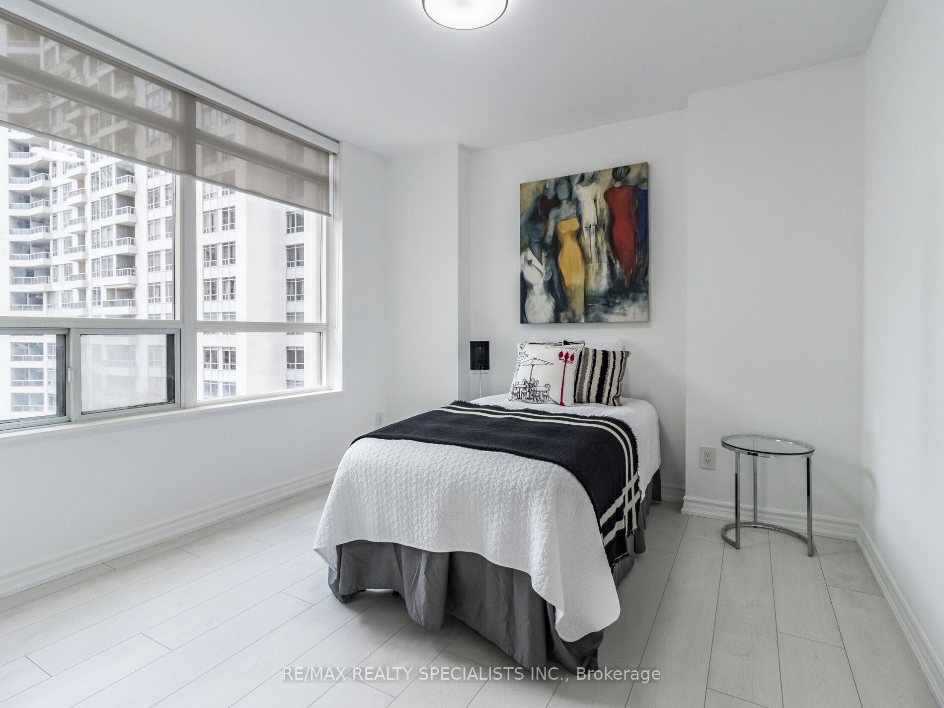 3880 Duke Of York Blvd, #1906
