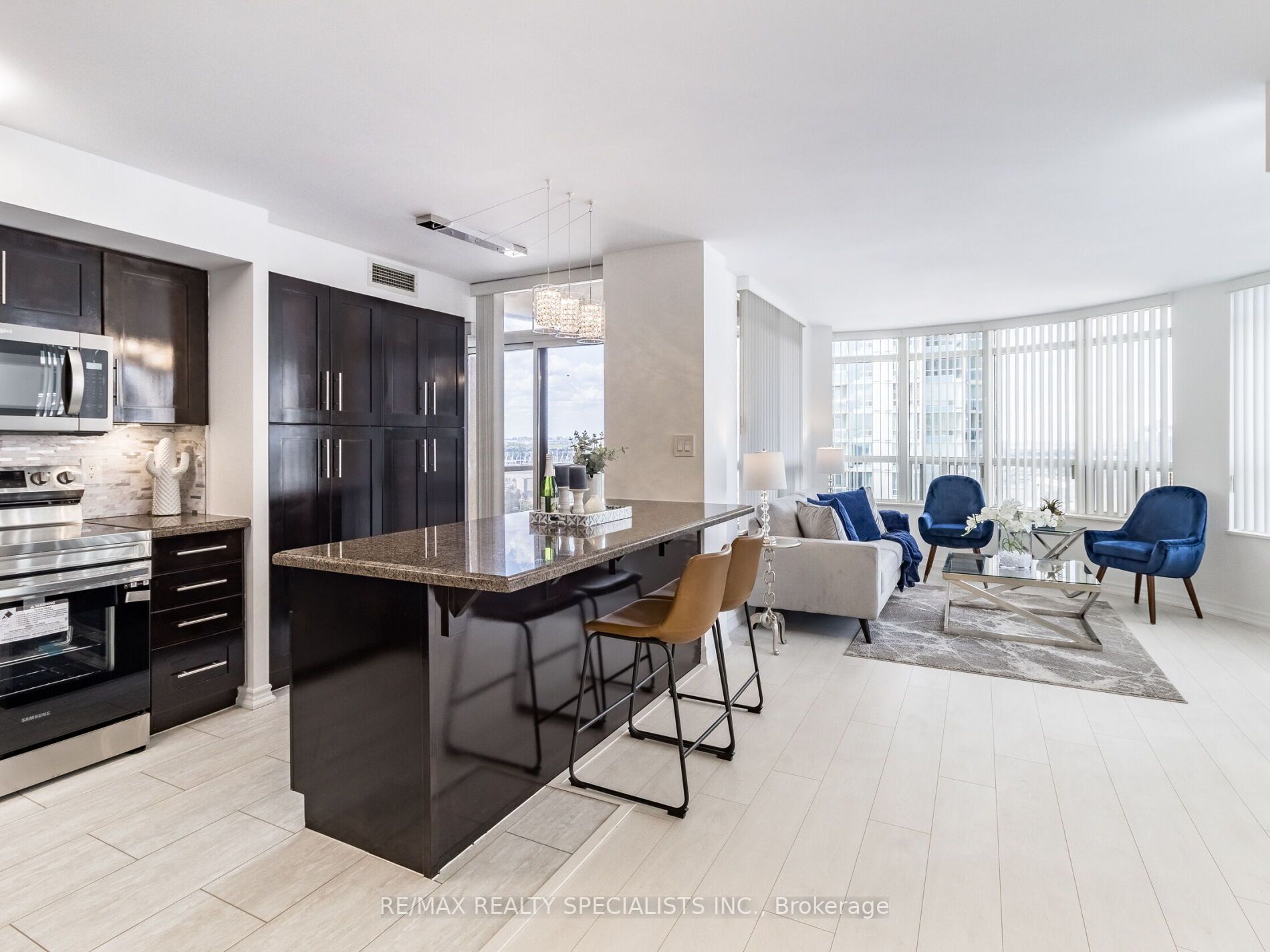 3880 Duke Of York Blvd, #1906