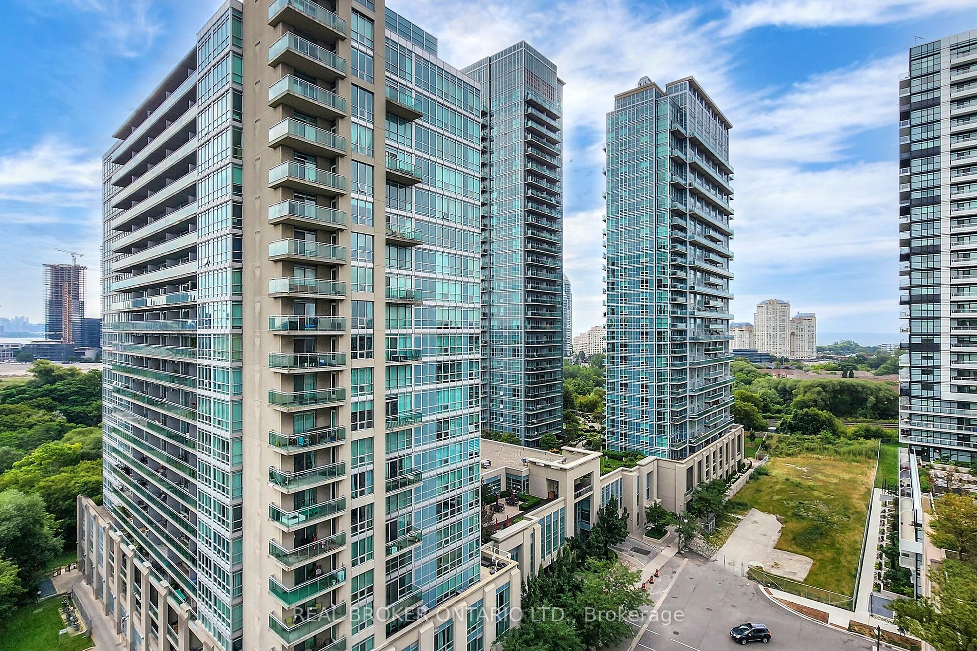 250 Manitoba Street, #728