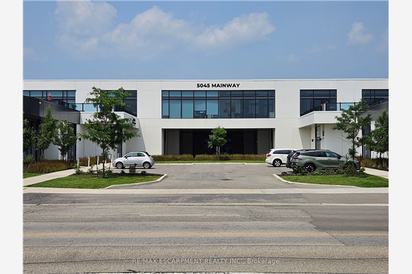 5045 Mainway, Burlington
