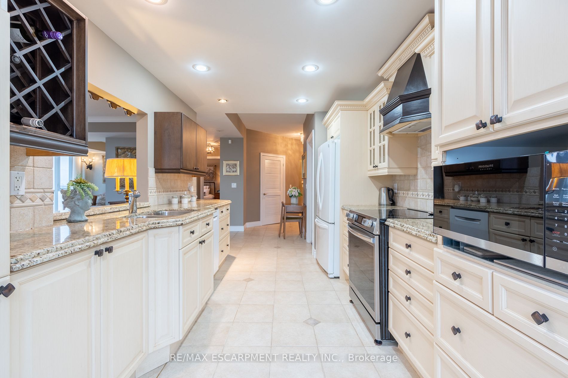1477 Lakeshore Road, #1003