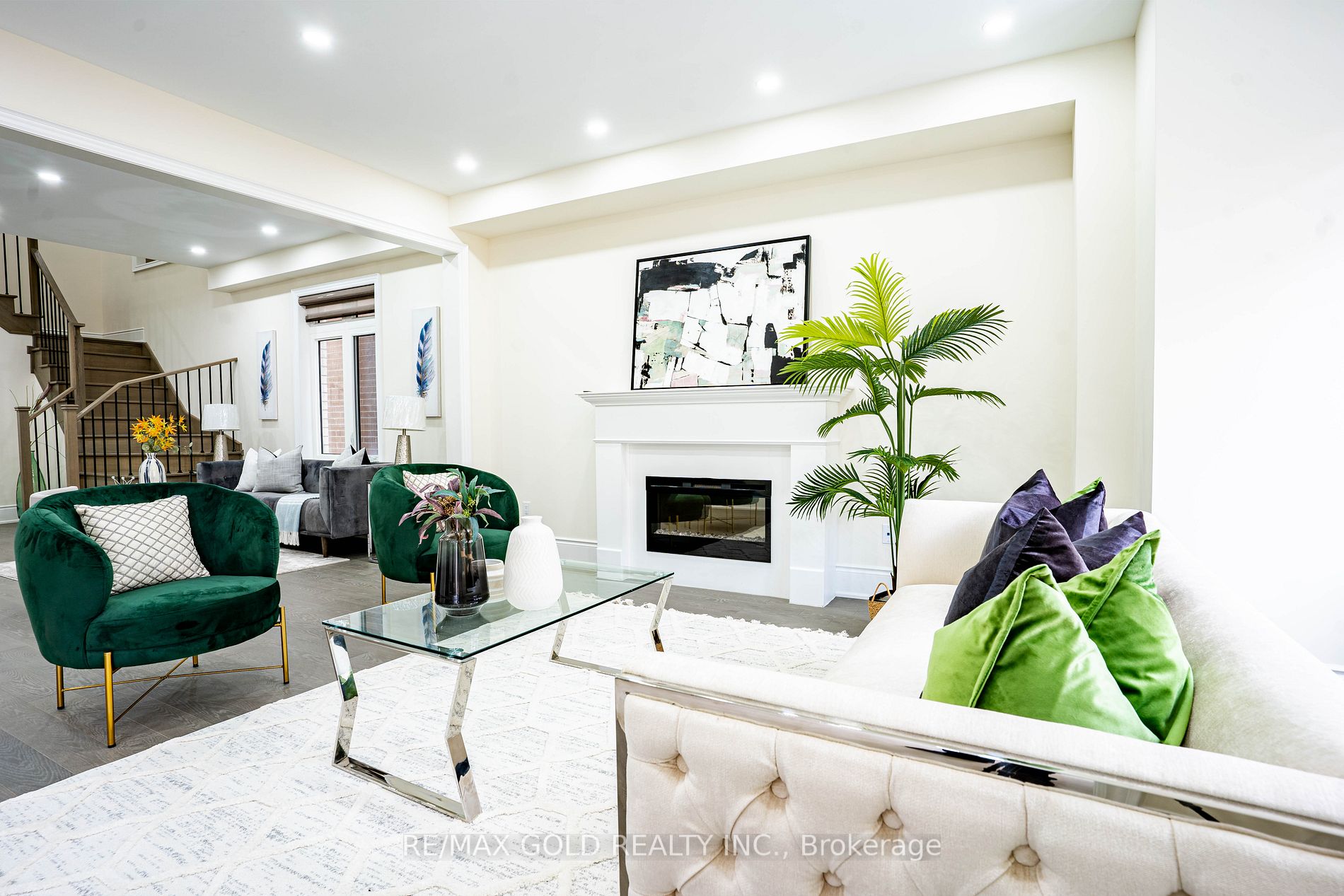 27 Neil Promenade