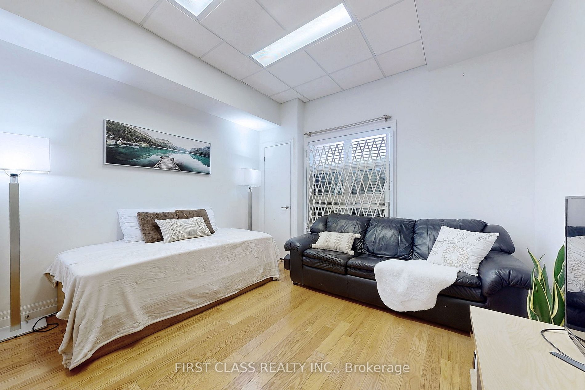 885 Lakeshore Rd E, #11