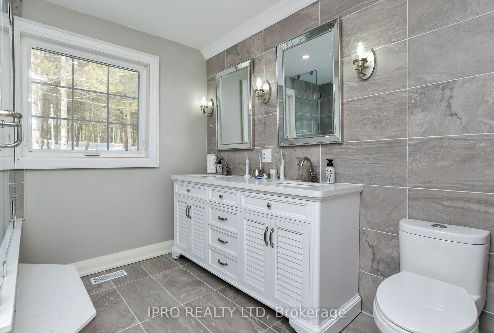 3726 Escarpment Sdrd
