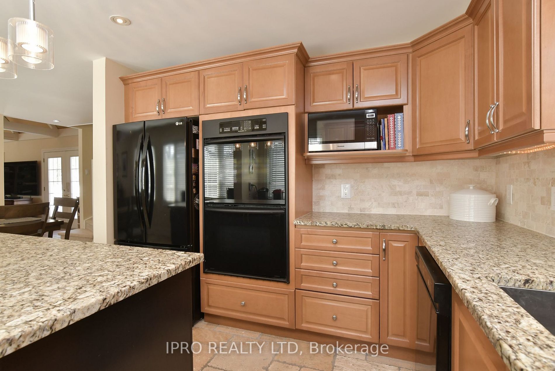3726 Escarpment Sdrd