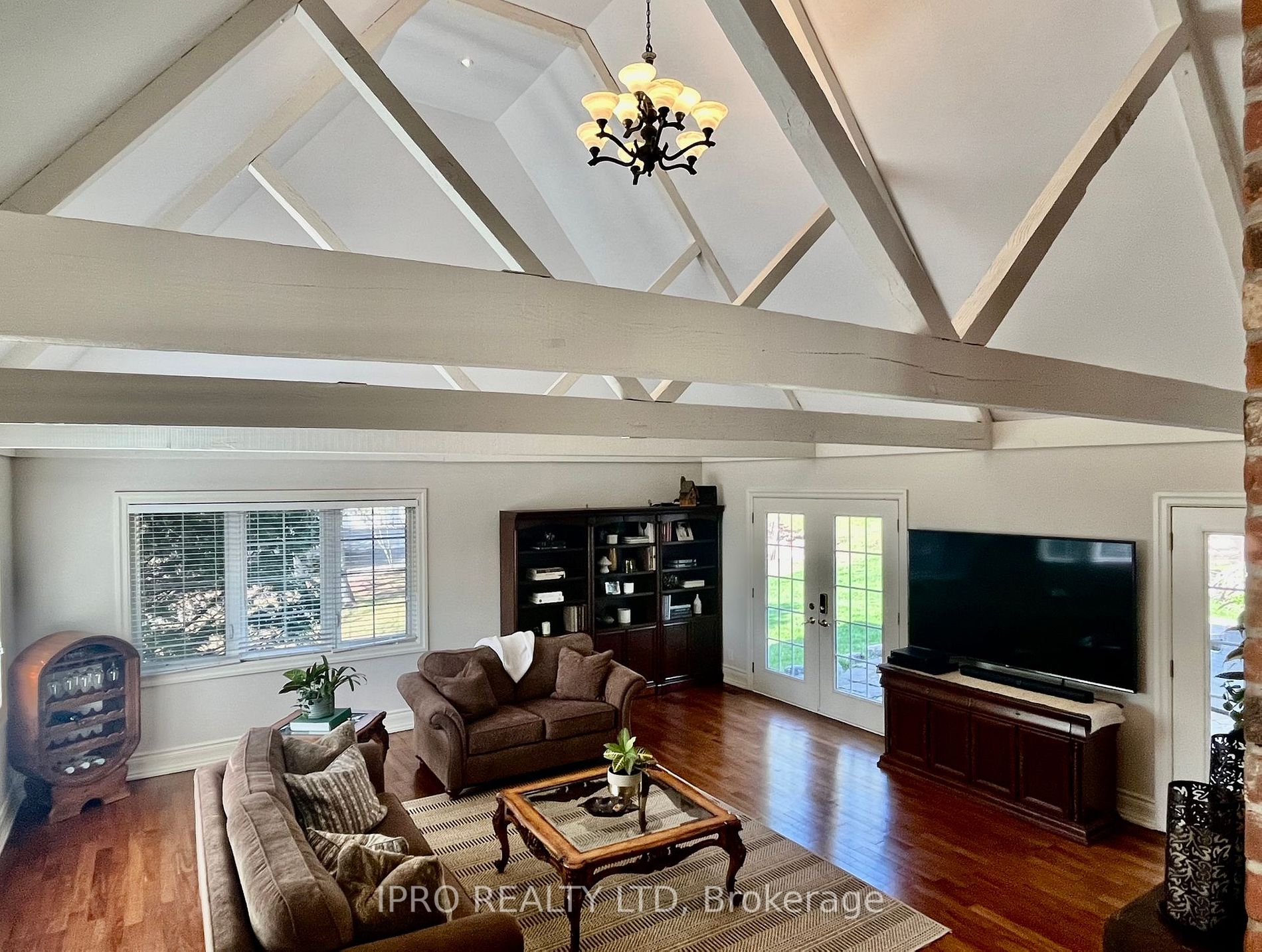 3726 Escarpment Sdrd