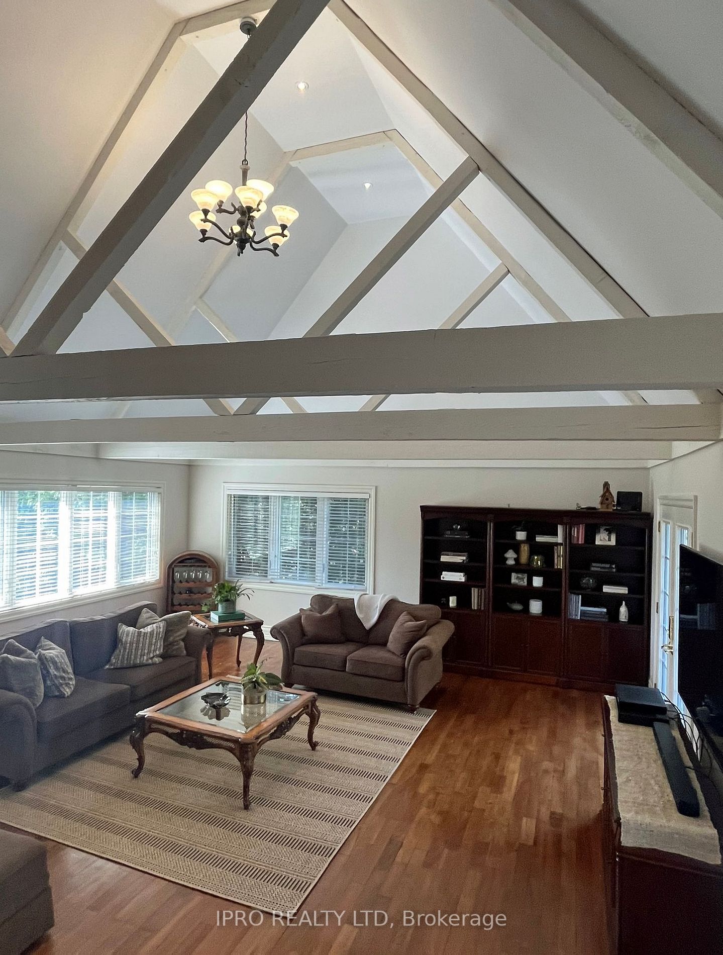 3726 Escarpment Sdrd