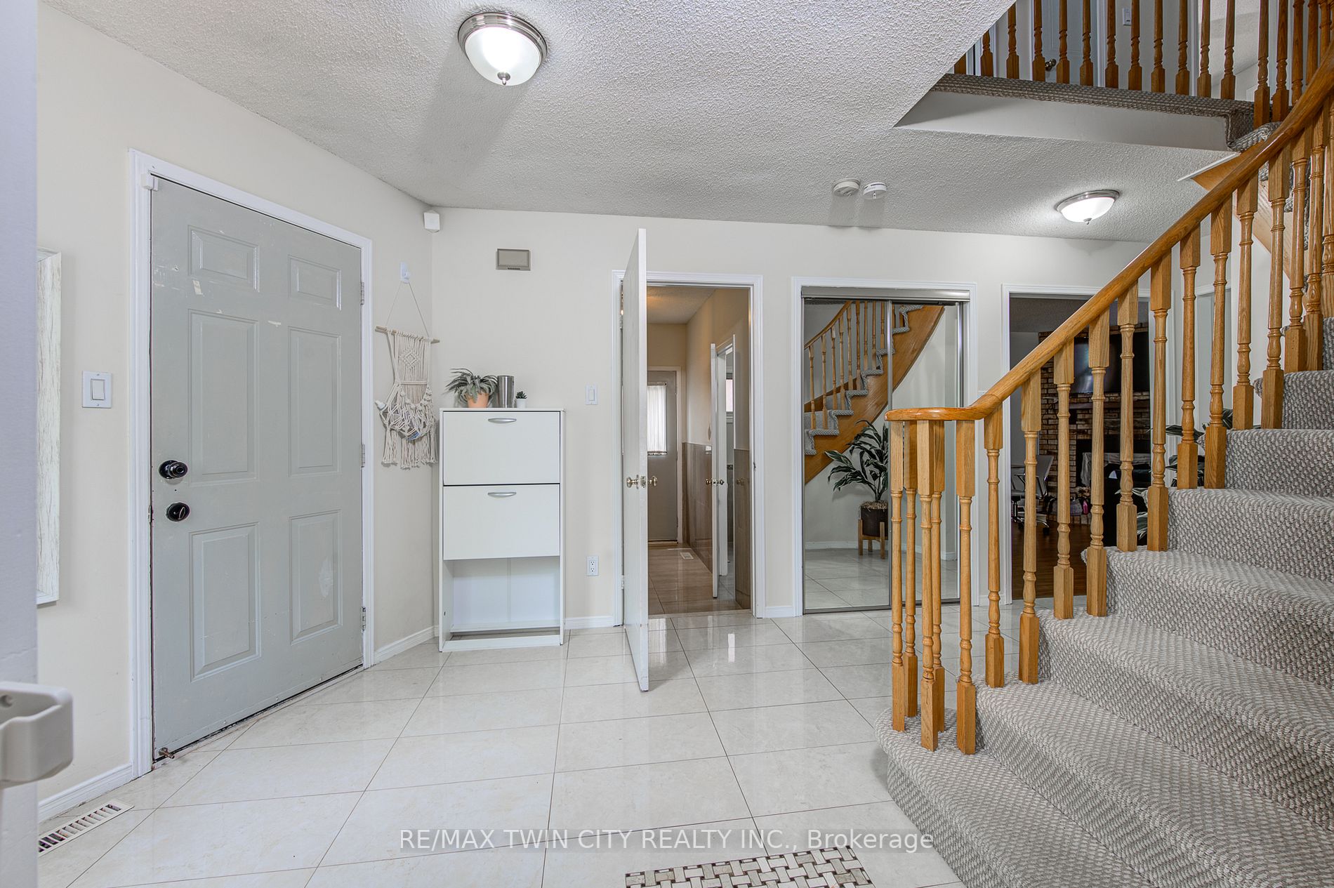 3263 Galbraith Dr