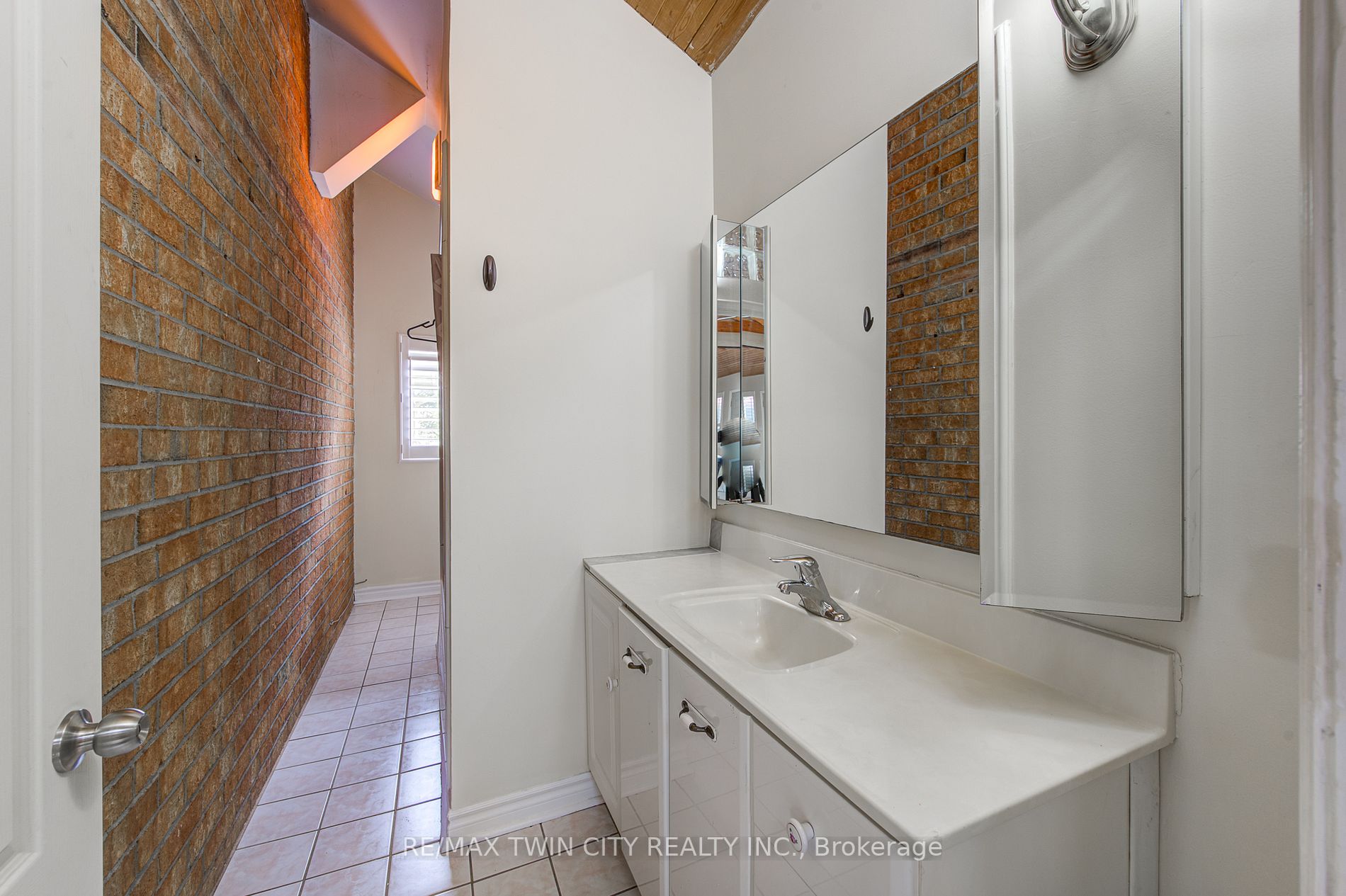3263 Galbraith Dr
