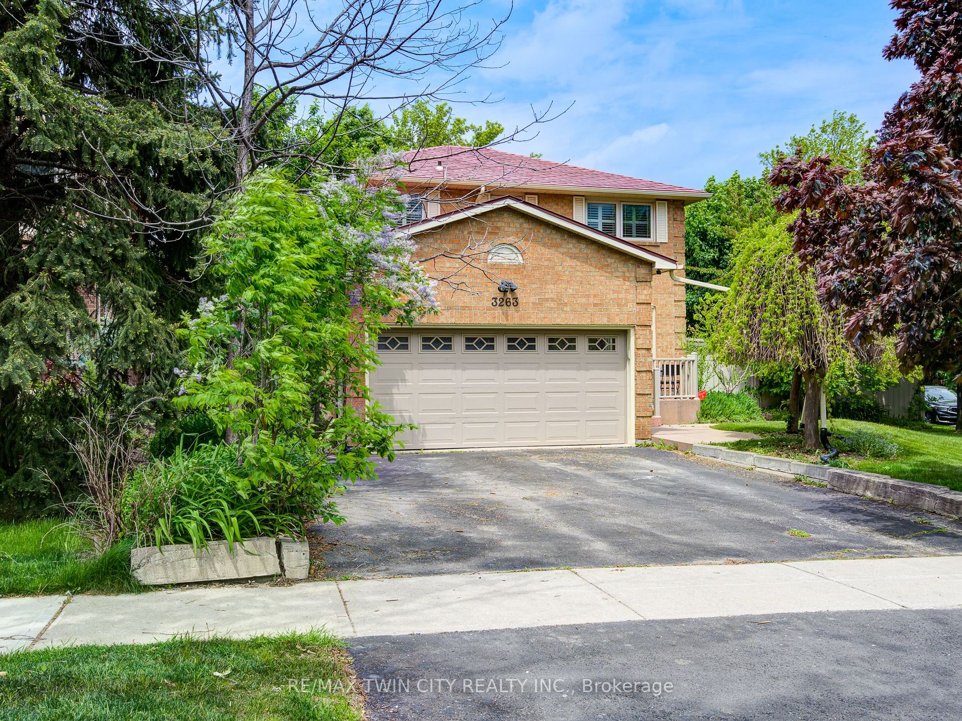 3263 Galbraith Dr