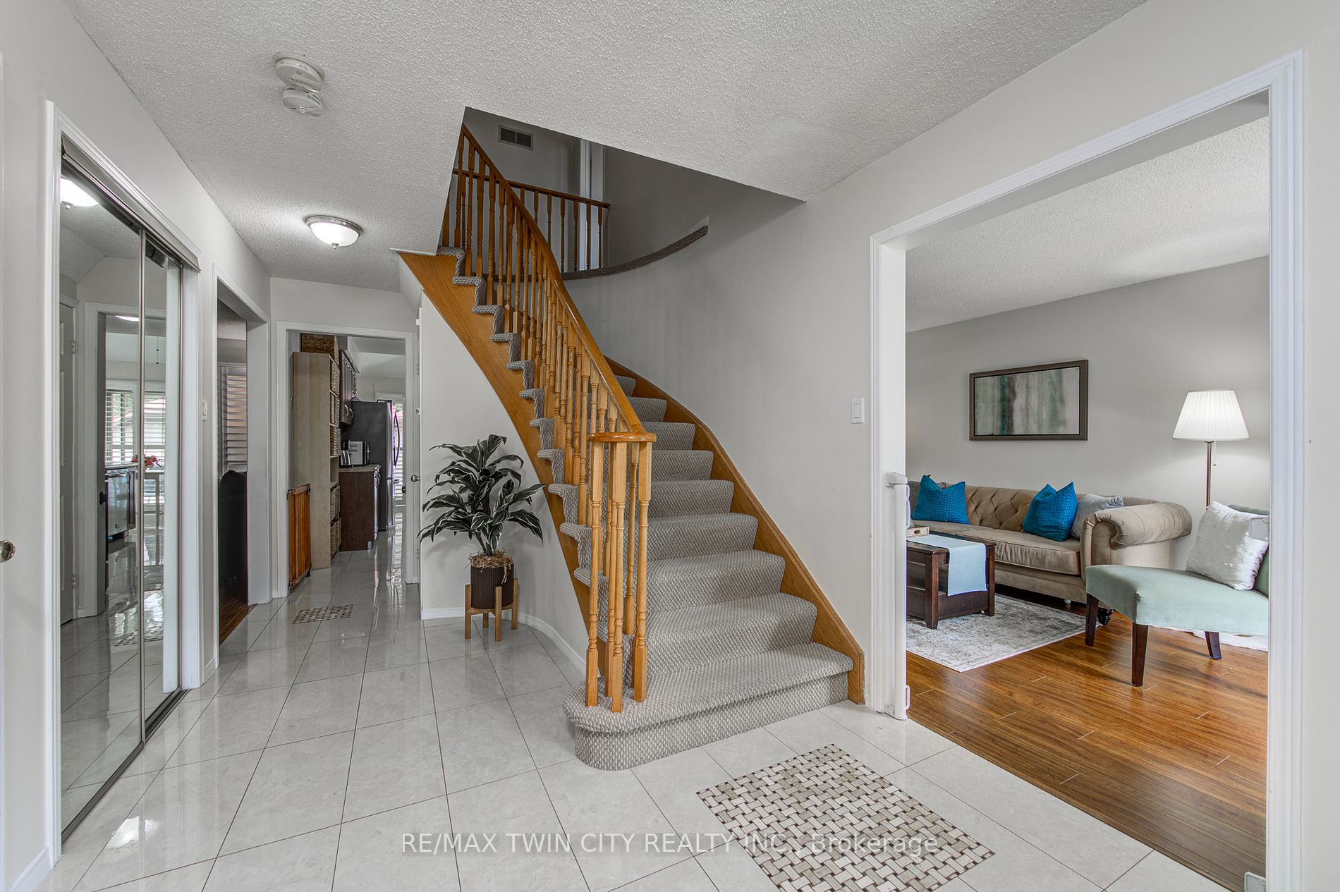 3263 Galbraith Dr