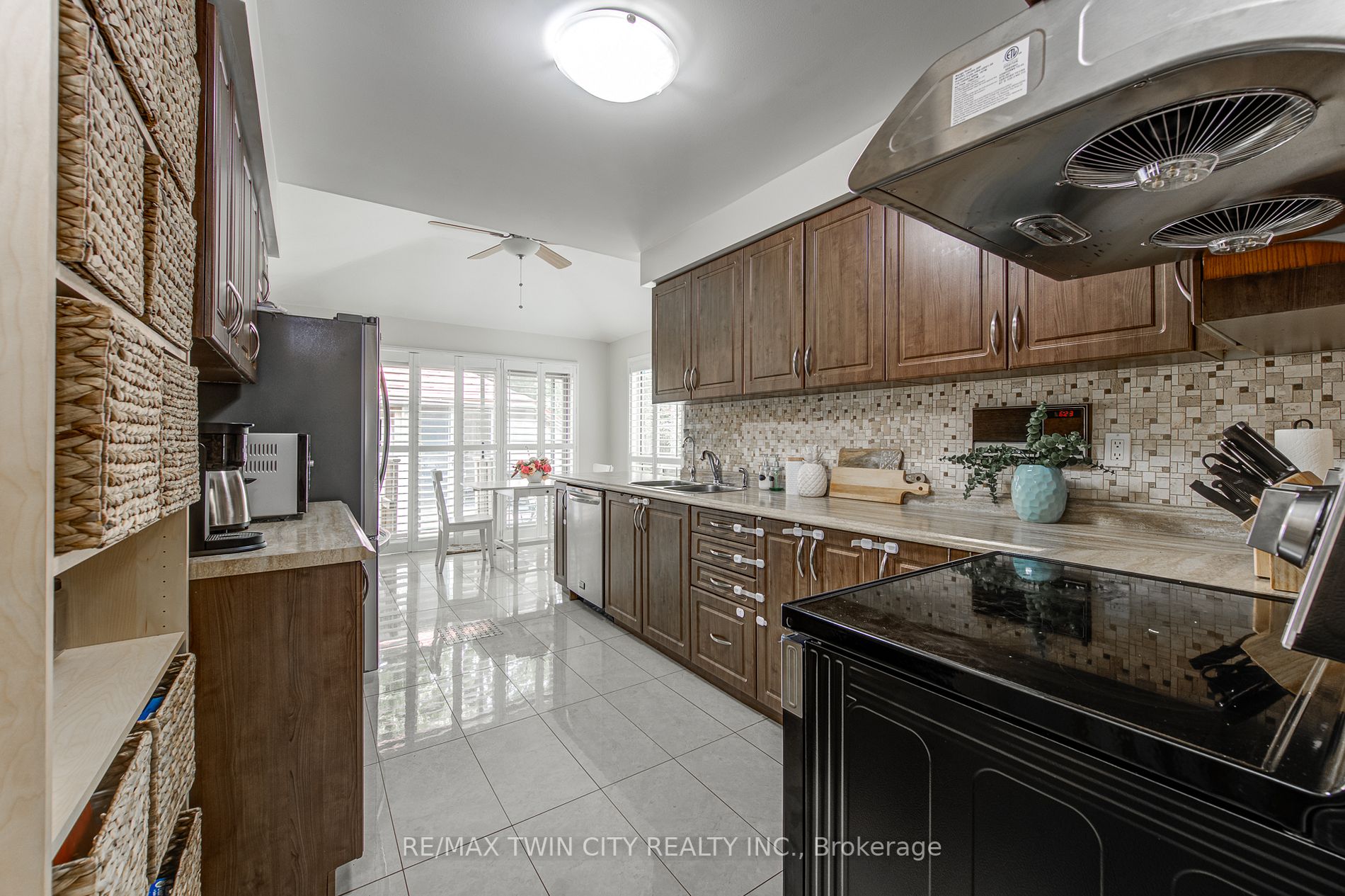 3263 Galbraith Dr