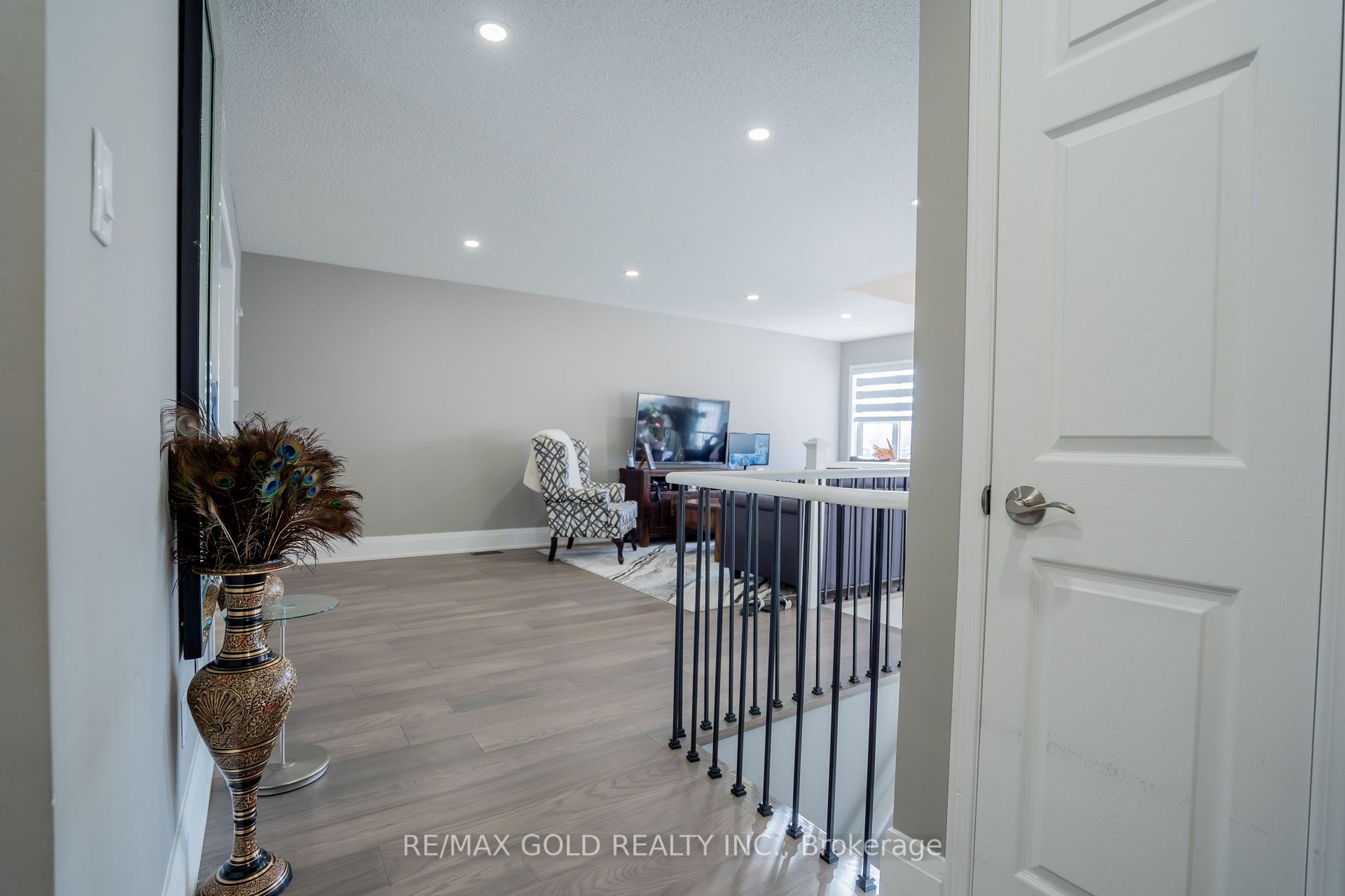 110 Cresthaven Rd