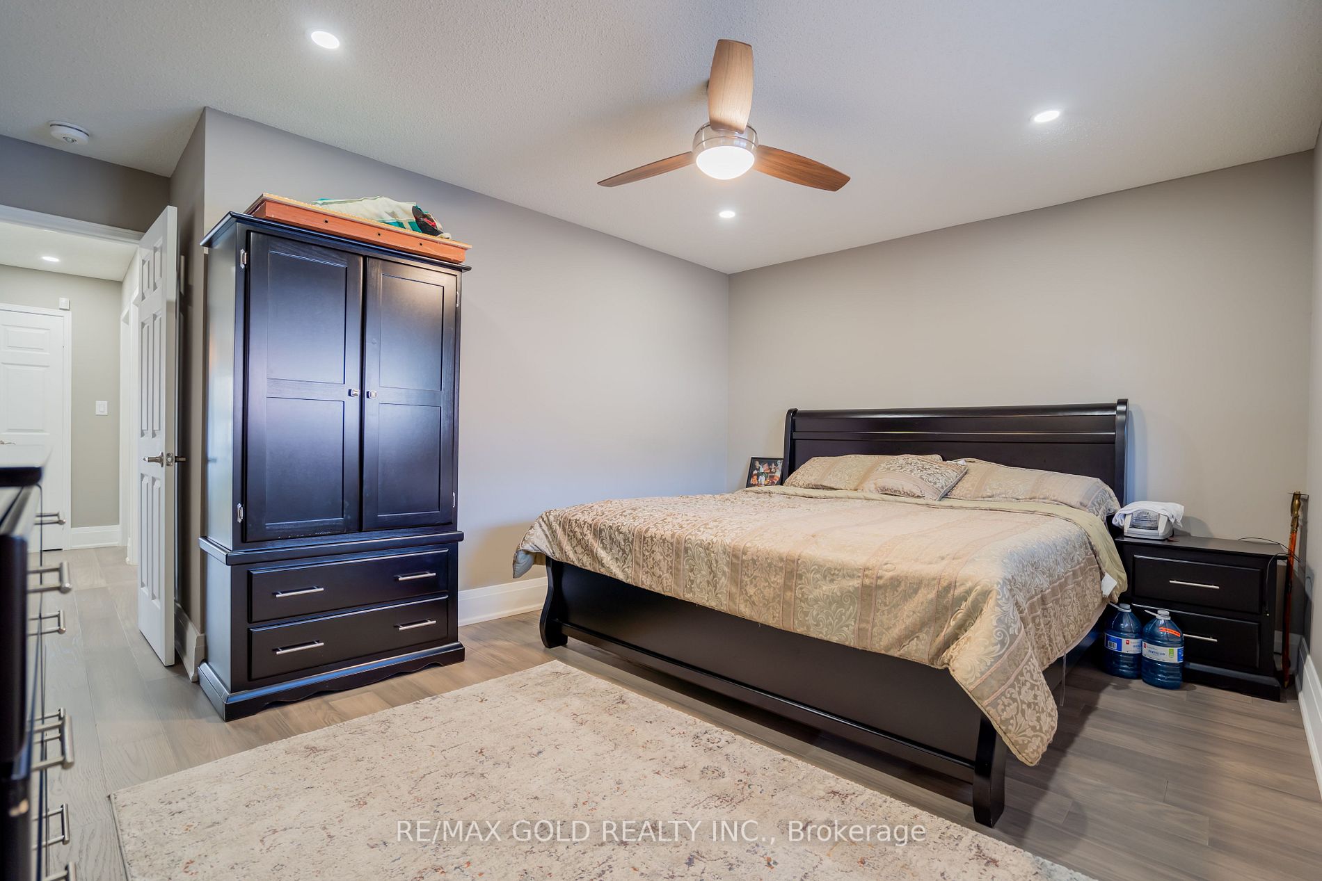 110 Cresthaven Rd