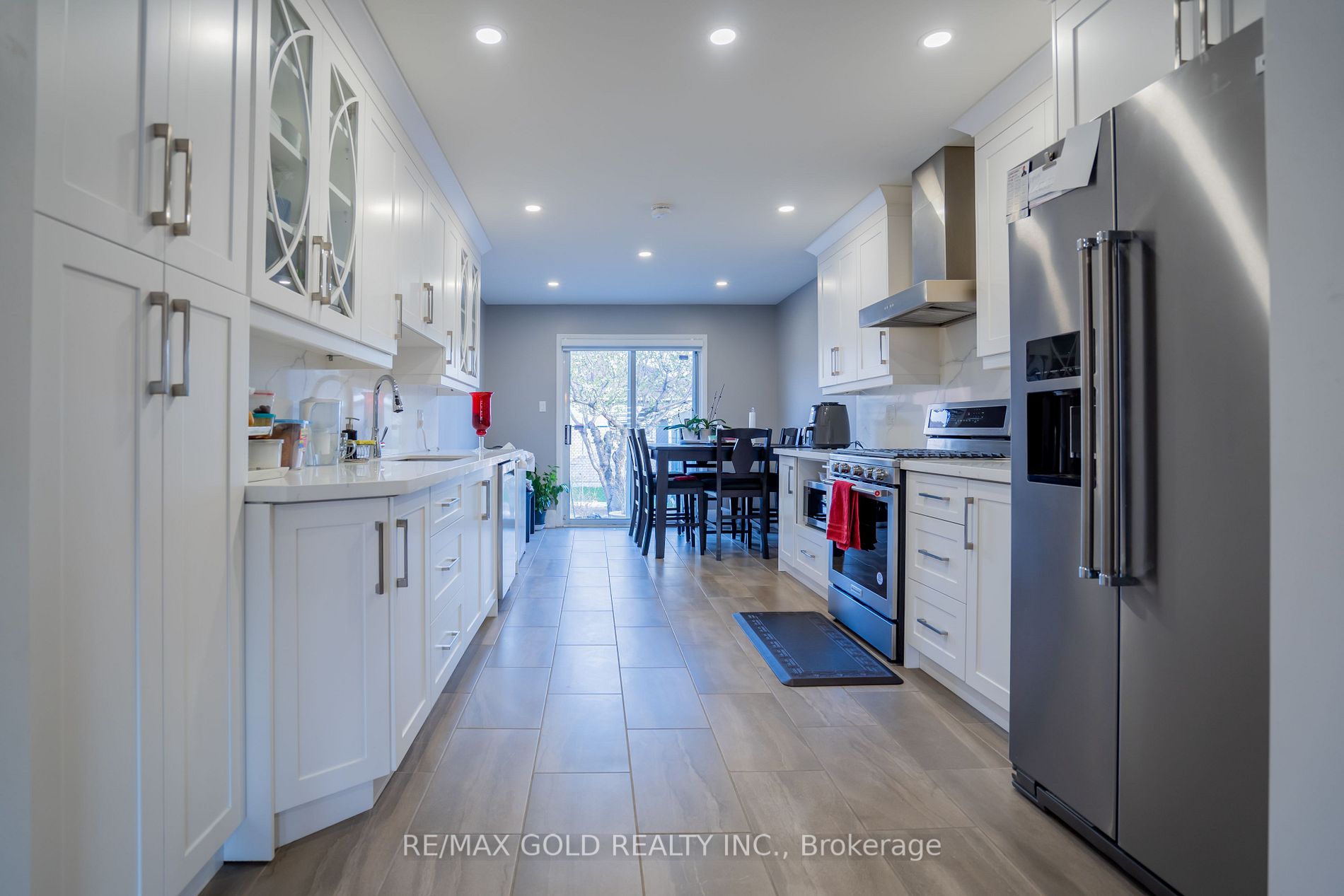 110 Cresthaven Rd