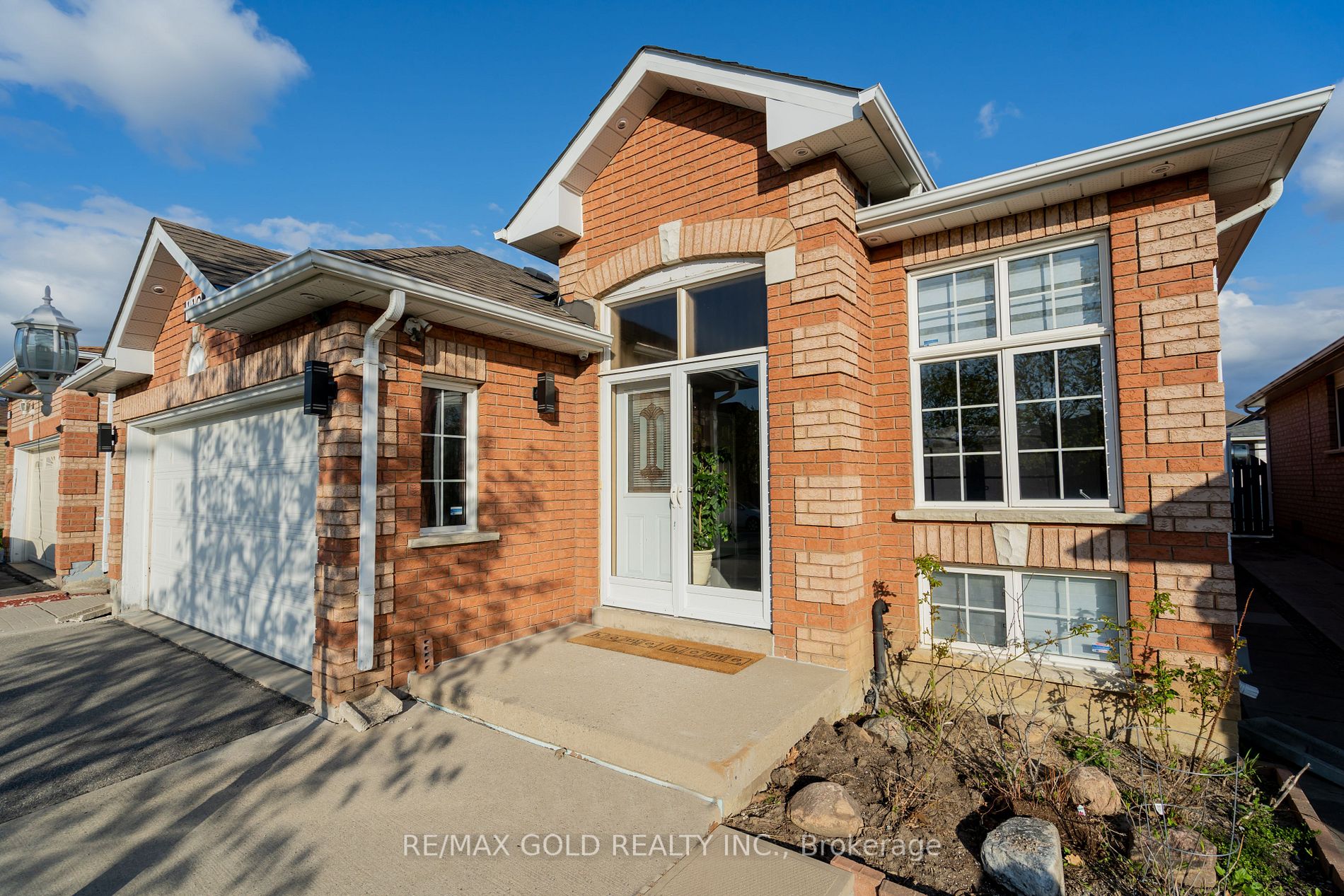 110 Cresthaven Rd