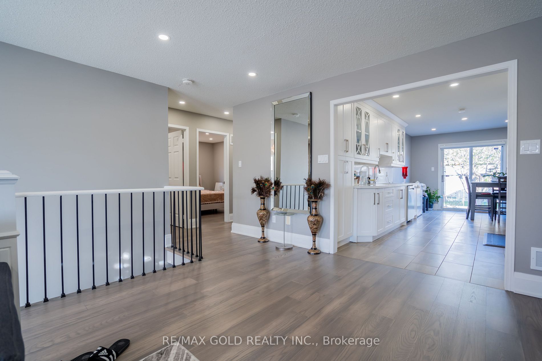 110 Cresthaven Rd