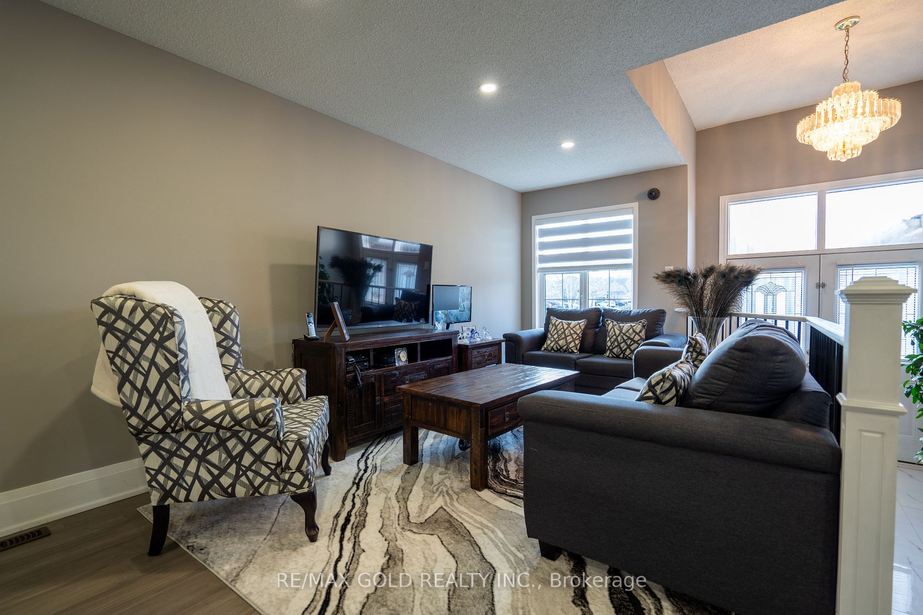 110 Cresthaven Rd