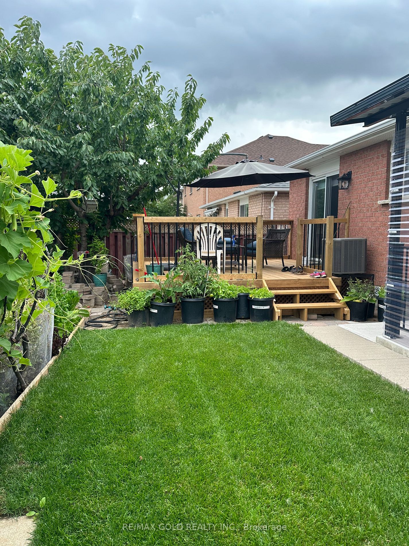 110 Cresthaven Rd