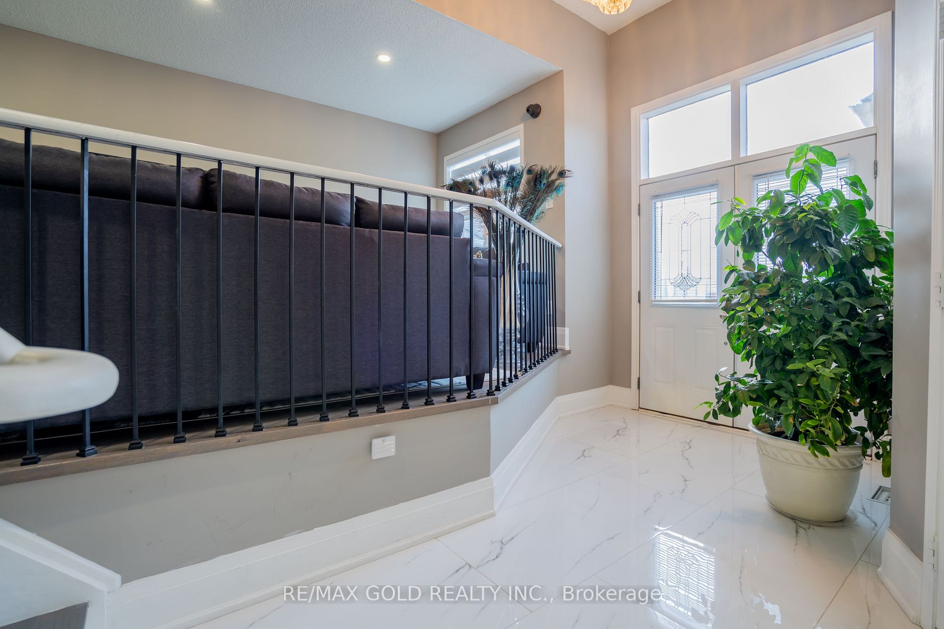 110 Cresthaven Rd