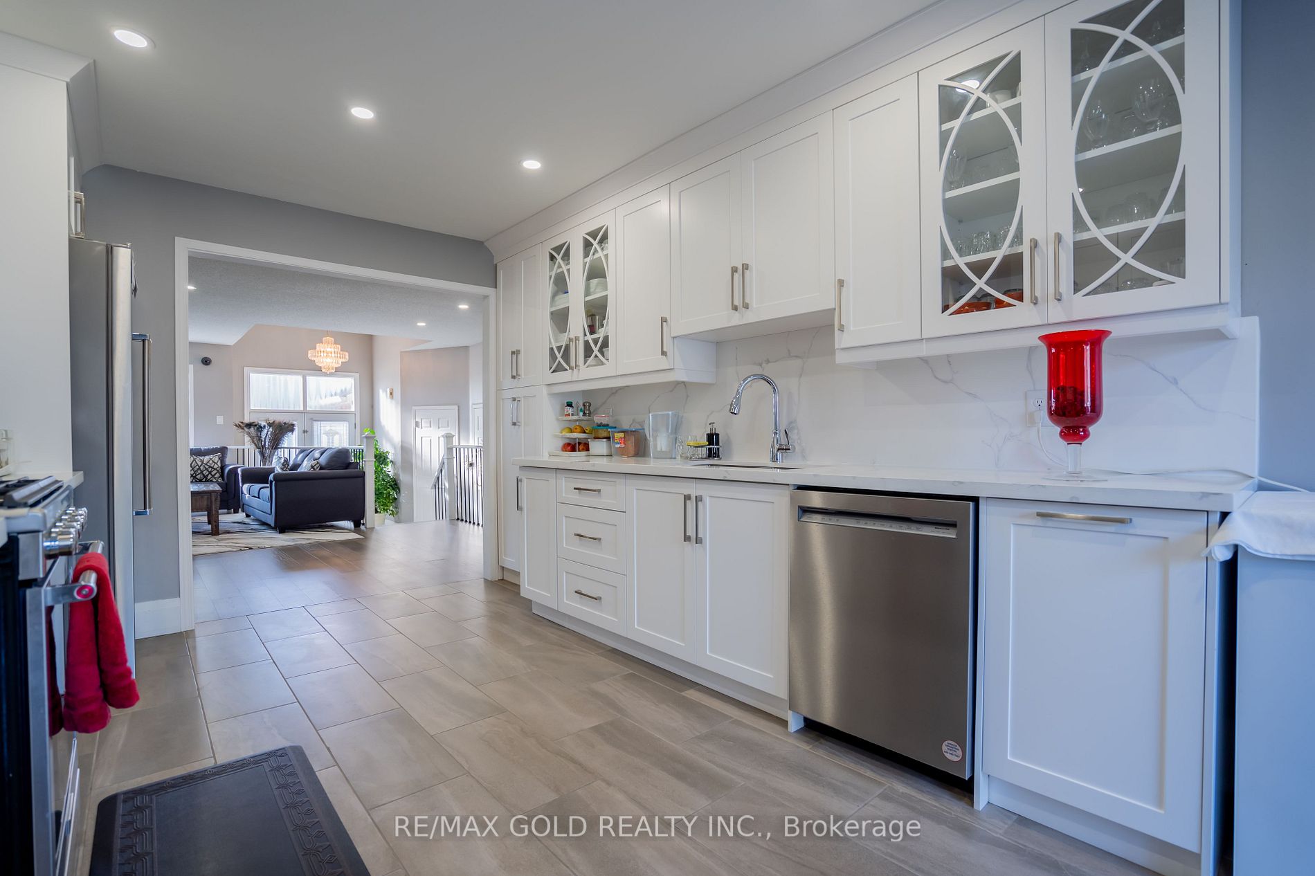110 Cresthaven Rd
