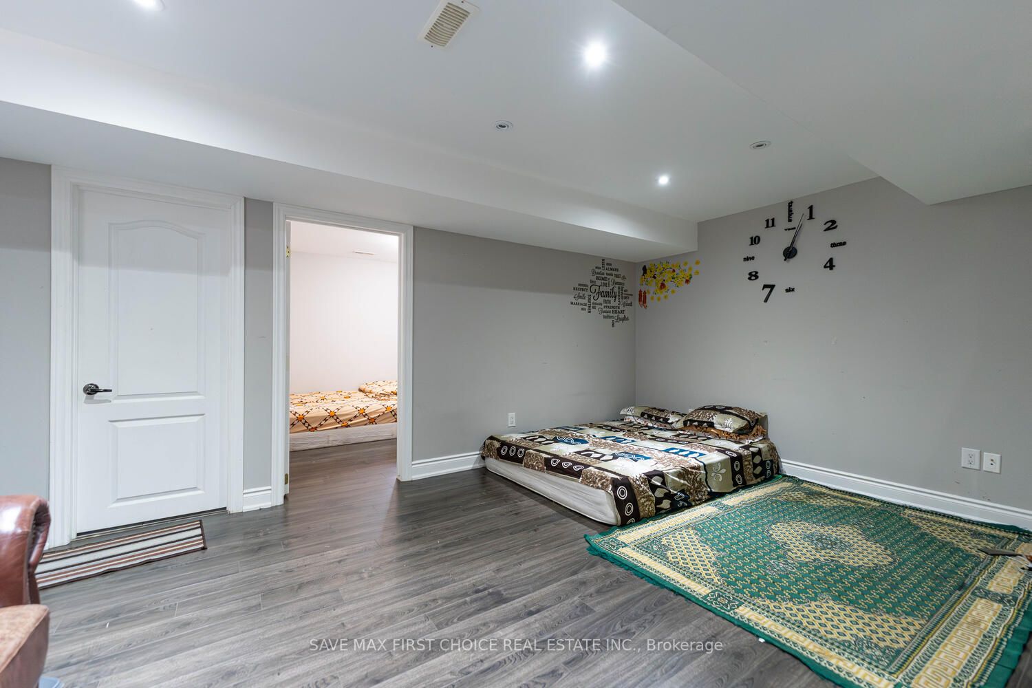 10 Ebury Dr